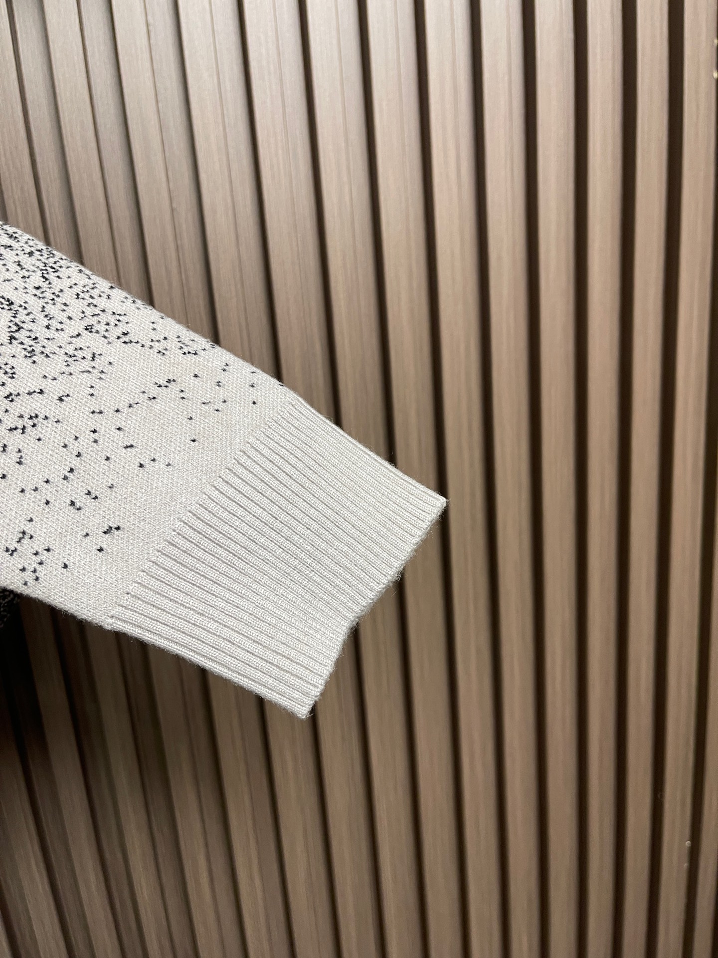 🛒🛒LV 2025fw 渐变提花圆领针织毛衣，跟足原板定染60支精梳赛络纺双纱采用先进14针挂毛机双层提