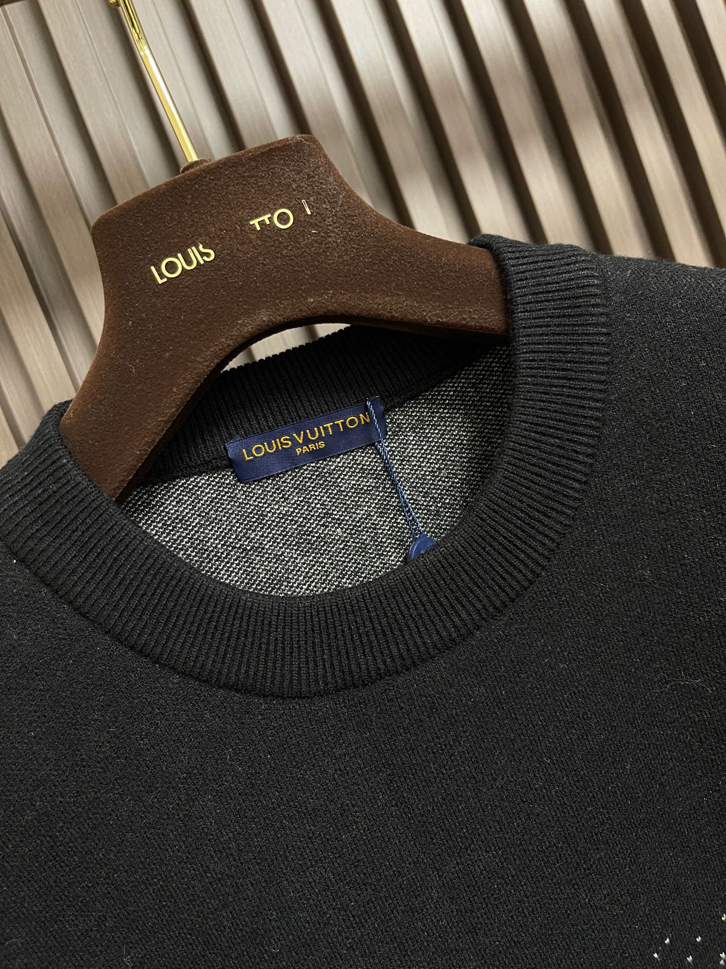 🛒🛒LV 2025fw 渐变提花圆领针织毛衣，跟足原板定染60支精梳赛络纺双纱采用先进14针挂毛机双层提