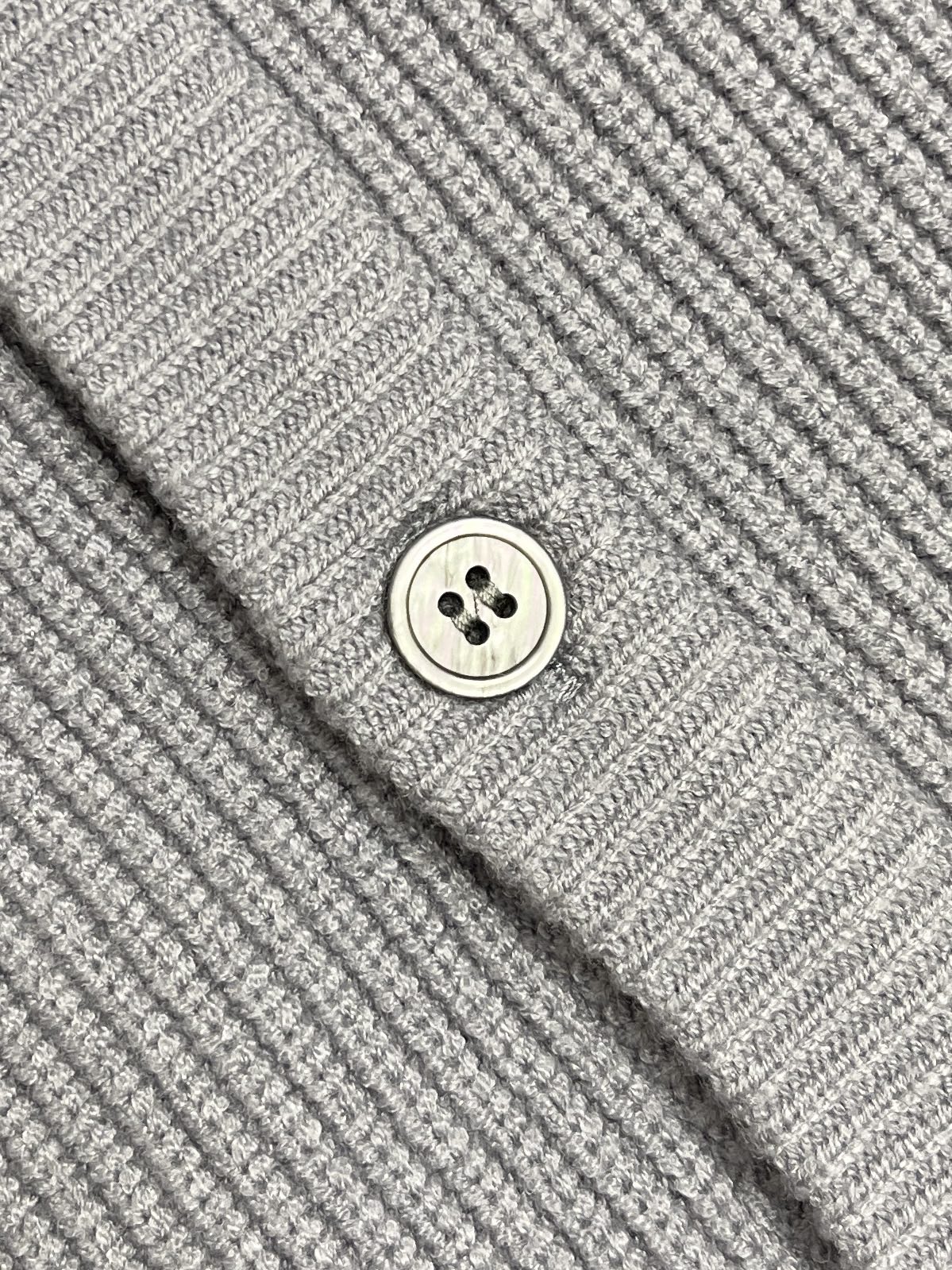 🛒🛒Gucci 2025ss新款罗纹针织开衫，早秋系列革新诠释温暖面料，融蕴传统和现代廓形，缔就精致休闲