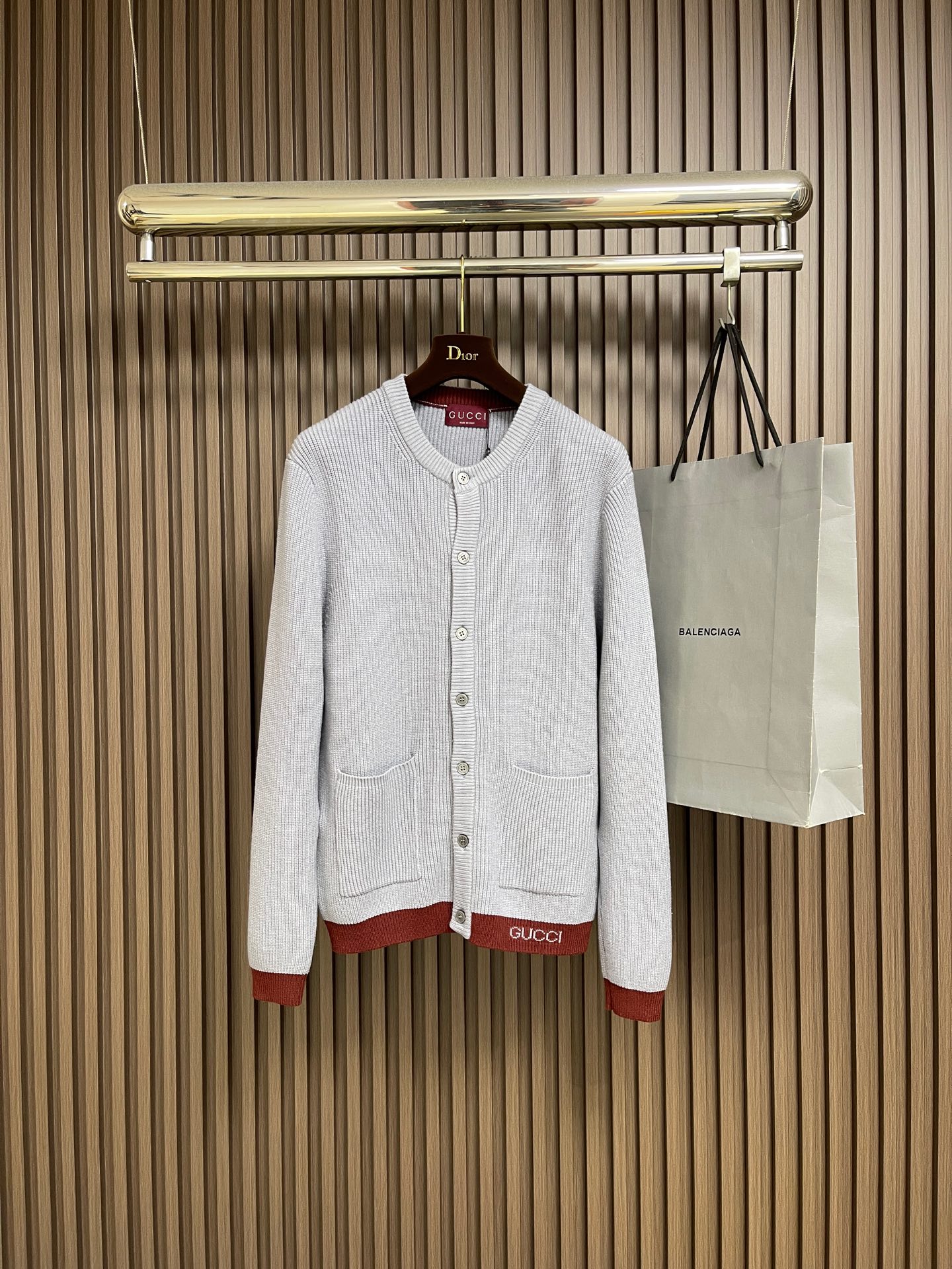 🛒🛒Gucci 2025ss新款罗纹针织开衫，早秋系列革新诠释温暖面料，融蕴传统和现代廓形，缔就精致休闲