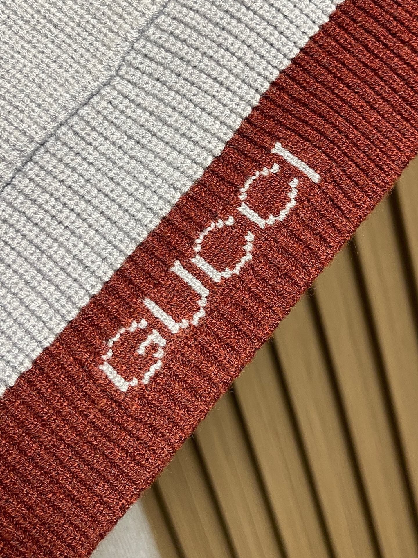 🛒🛒Gucci 2025ss新款罗纹针织开衫，早秋系列革新诠释温暖面料，融蕴传统和现代廓形，缔就精致休闲