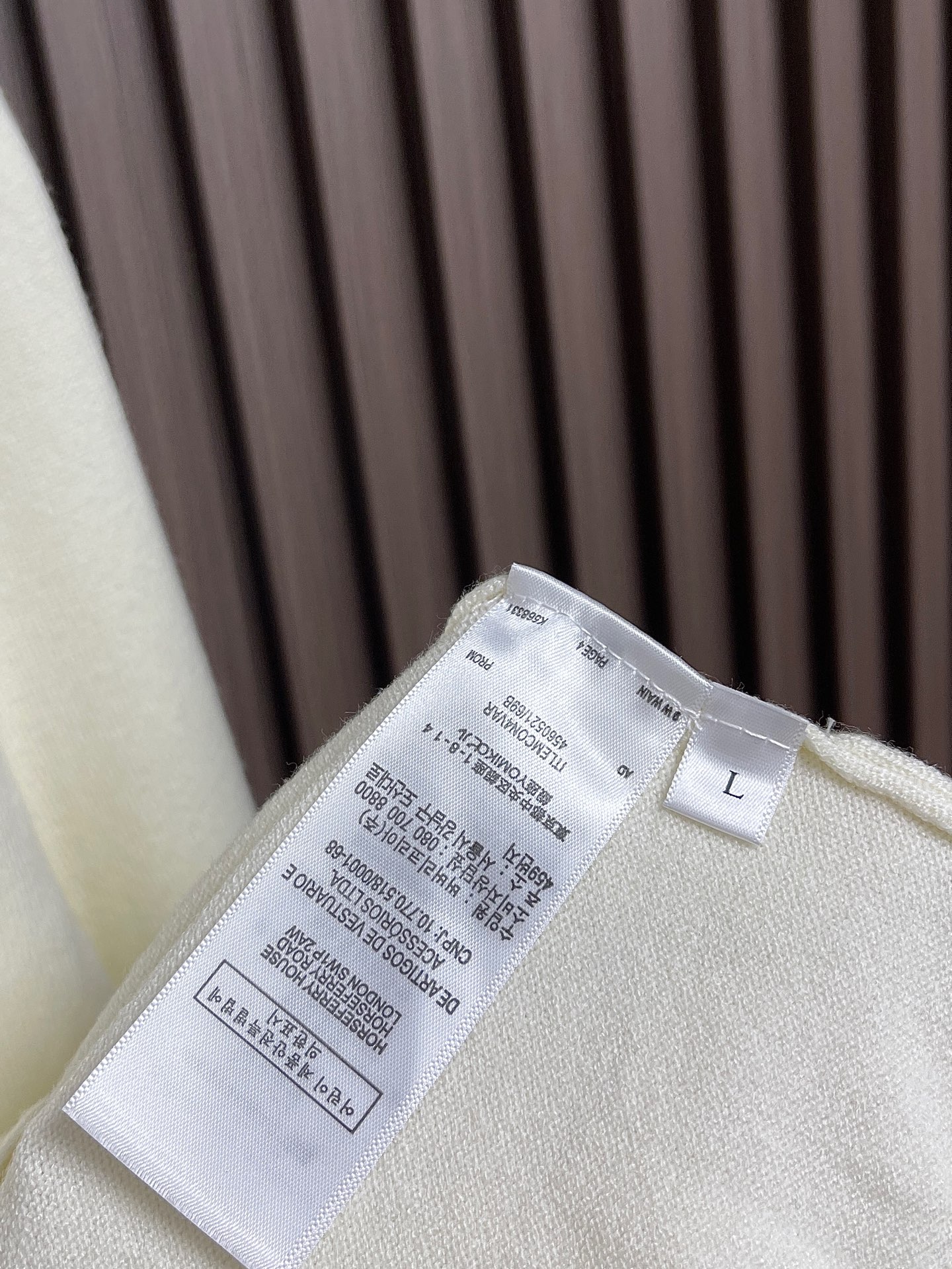 🛒🛒GUCCI 2025ss秋冬新款针织圆领毛衣，手感细腻柔软，可直接与肌肤接触，让暖心的纱线变化出细腻