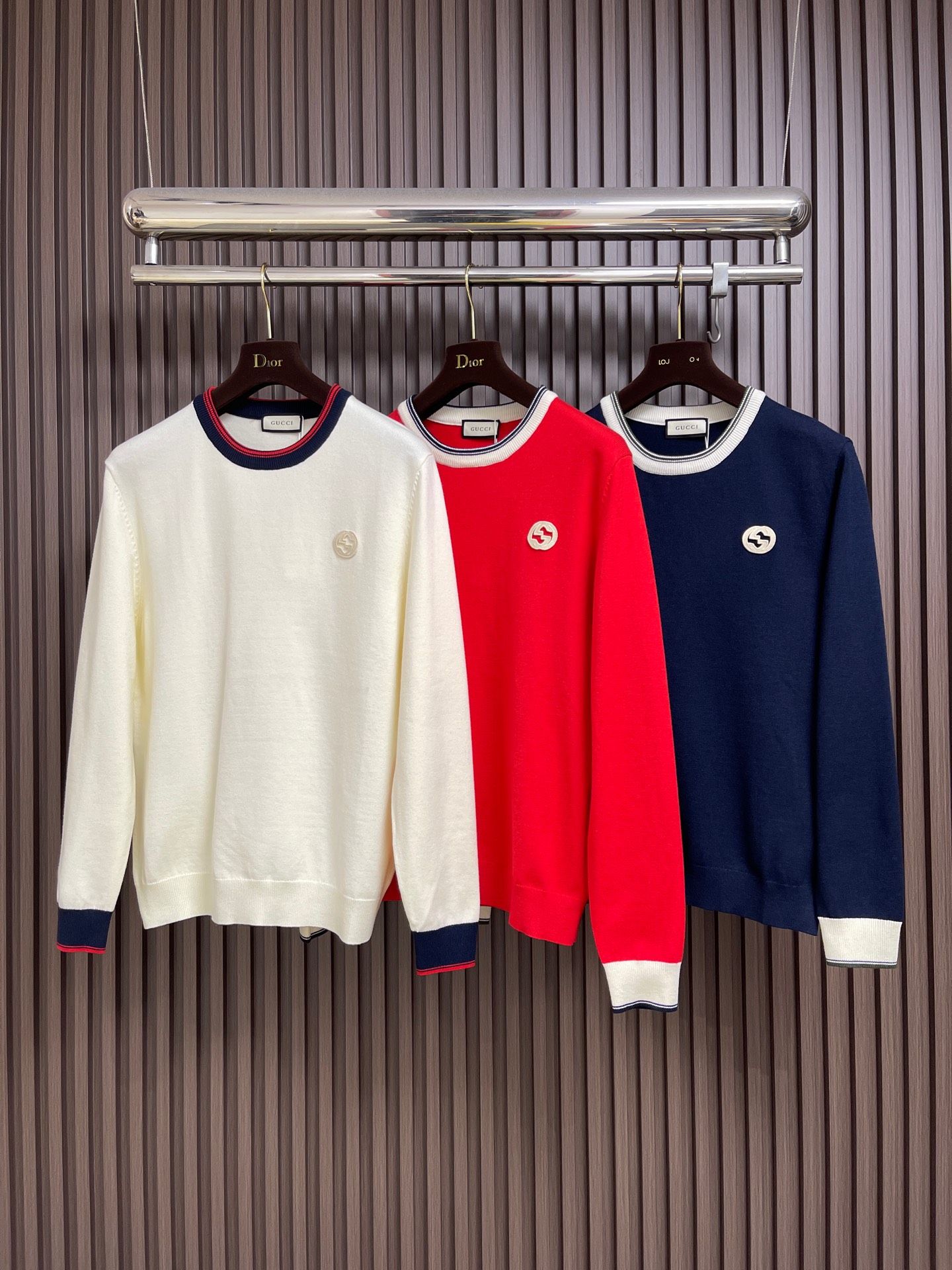 🛒🛒GUCCI 2025ss秋冬新款针织圆领毛衣，手感细腻柔软，可直接与肌肤接触，让暖心的纱线变化出细腻