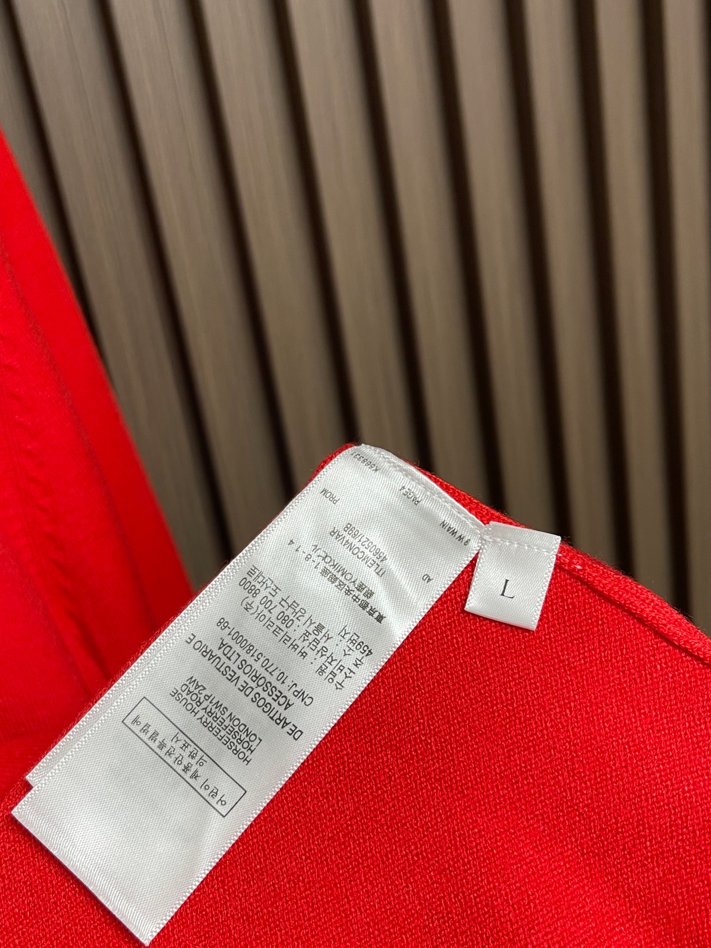 🛒🛒GUCCI 2025ss秋冬新款针织圆领毛衣，手感细腻柔软，可直接与肌肤接触，让暖心的纱线变化出细腻