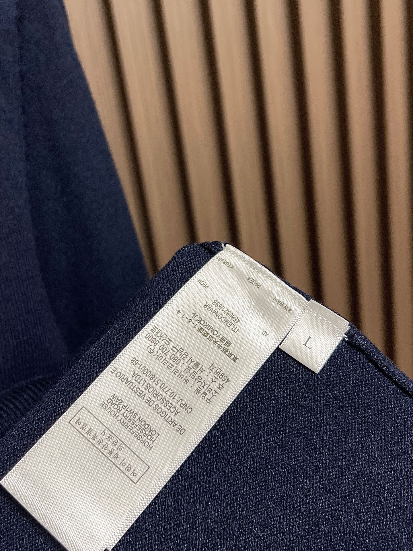 🛒🛒GUCCI 2025ss秋冬新款针织圆领毛衣，手感细腻柔软，可直接与肌肤接触，让暖心的纱线变化出细腻