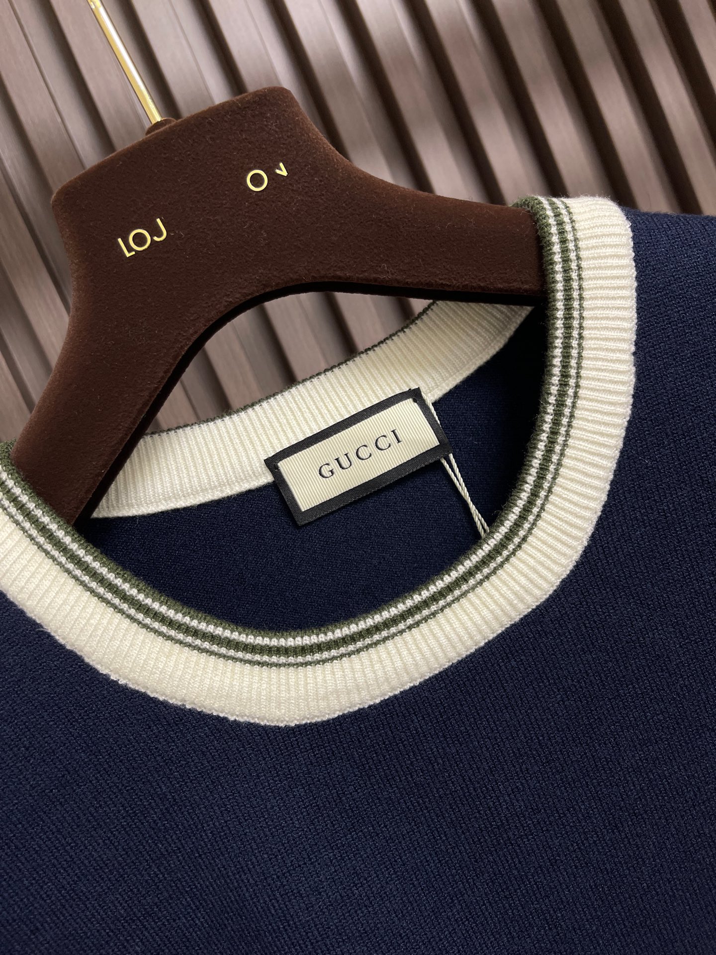 🛒🛒GUCCI 2025ss秋冬新款针织圆领毛衣，手感细腻柔软，可直接与肌肤接触，让暖心的纱线变化出细腻