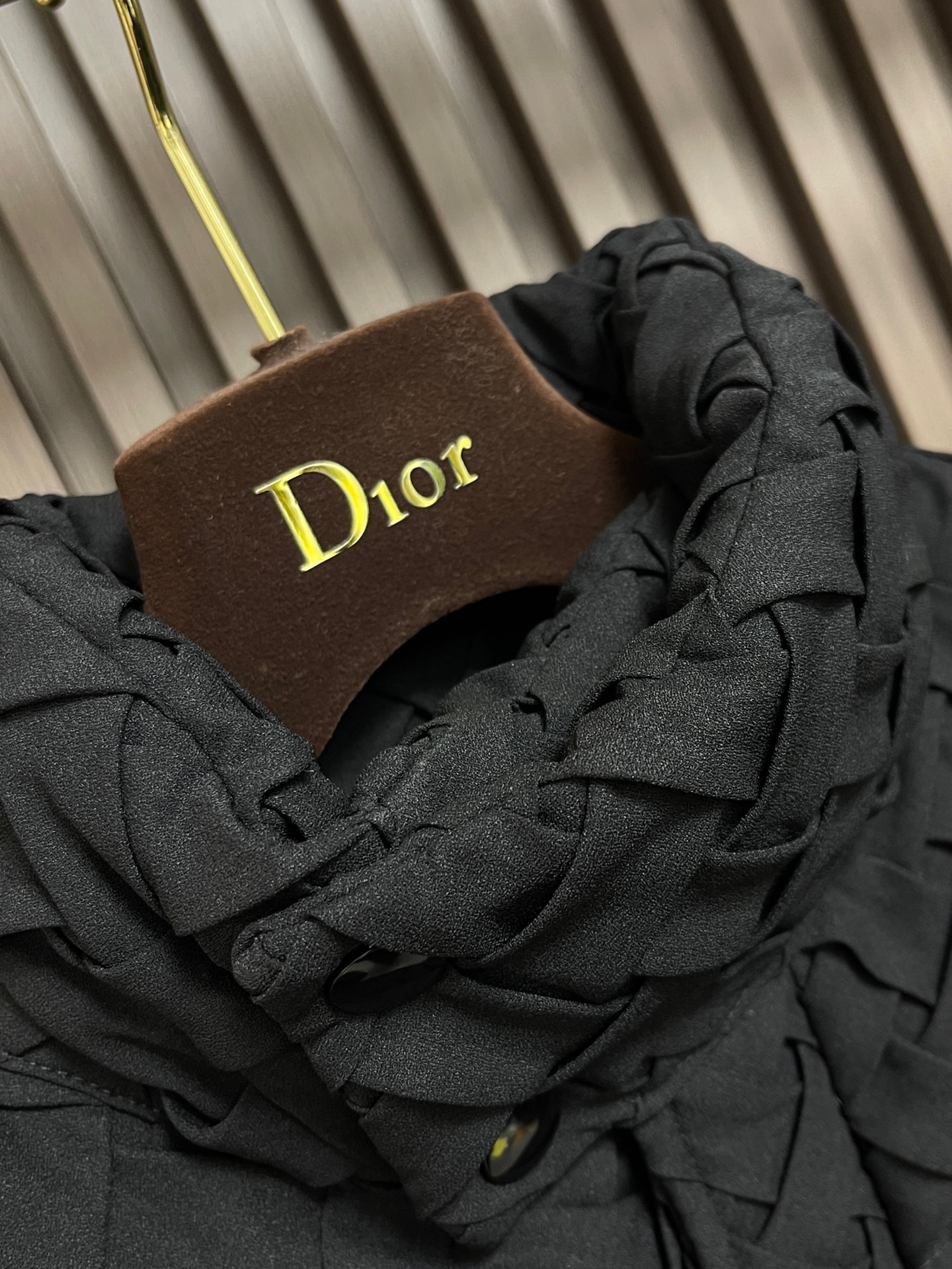 🛒🛒BV 编织羽绒服外套，轻奢时尚休闲风格，轻盈保暖柔软！低调系列时尚百搭，轻盈飘逸羽绒服两侧功能性斜插