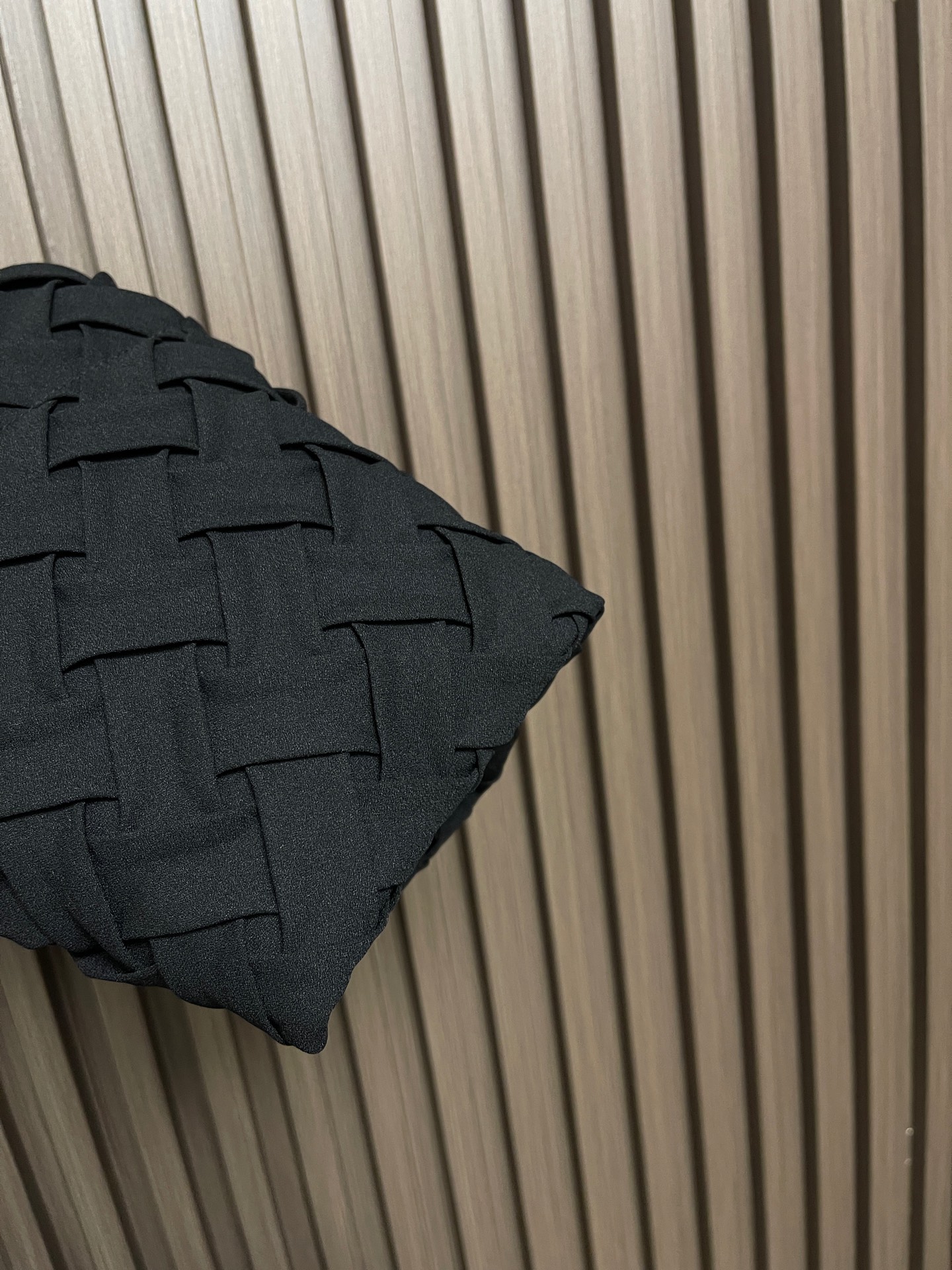 🛒🛒BV 编织羽绒服外套，轻奢时尚休闲风格，轻盈保暖柔软！低调系列时尚百搭，轻盈飘逸羽绒服两侧功能性斜插