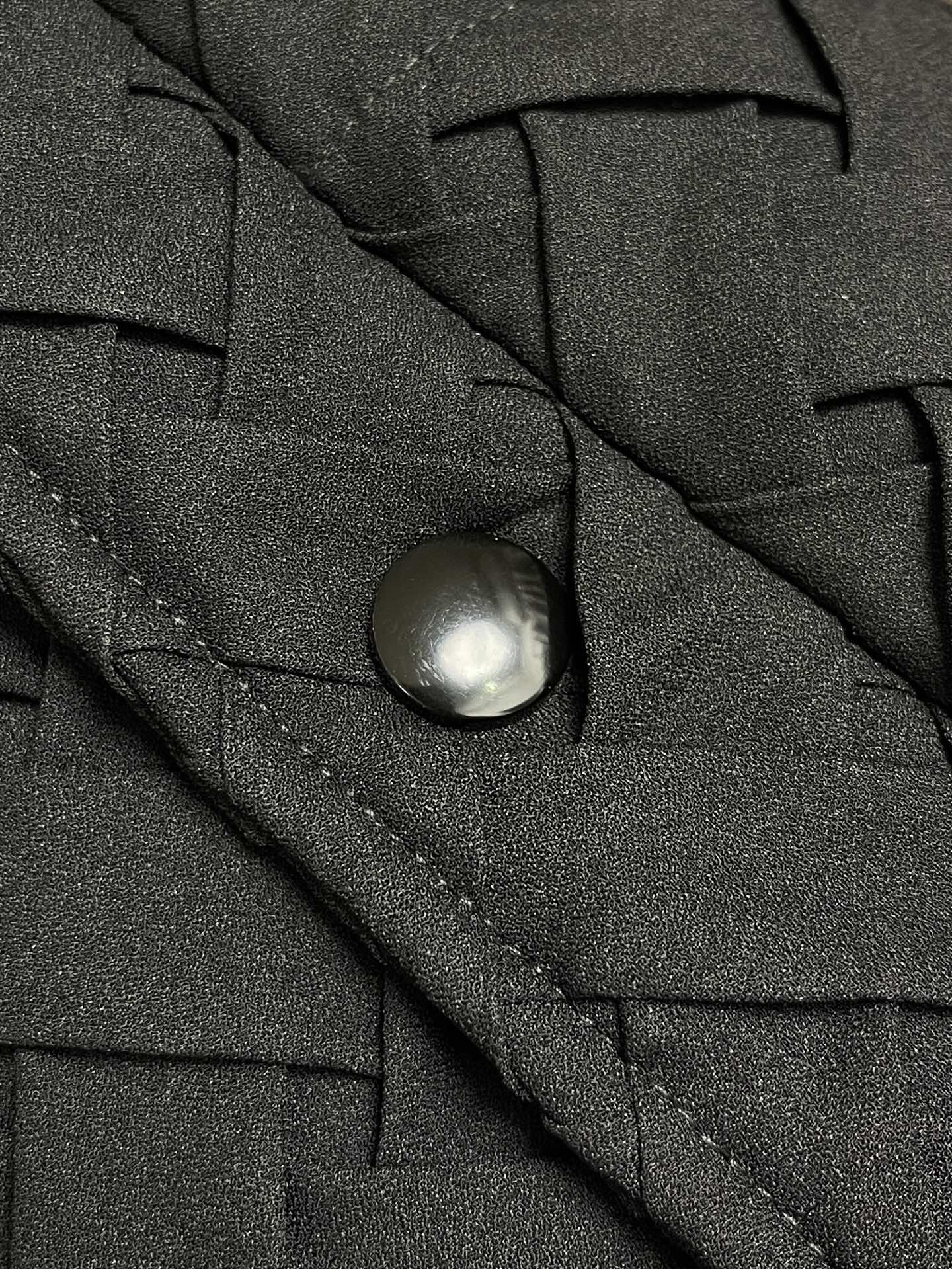 🛒🛒BV 编织羽绒服外套，轻奢时尚休闲风格，轻盈保暖柔软！低调系列时尚百搭，轻盈飘逸羽绒服两侧功能性斜插