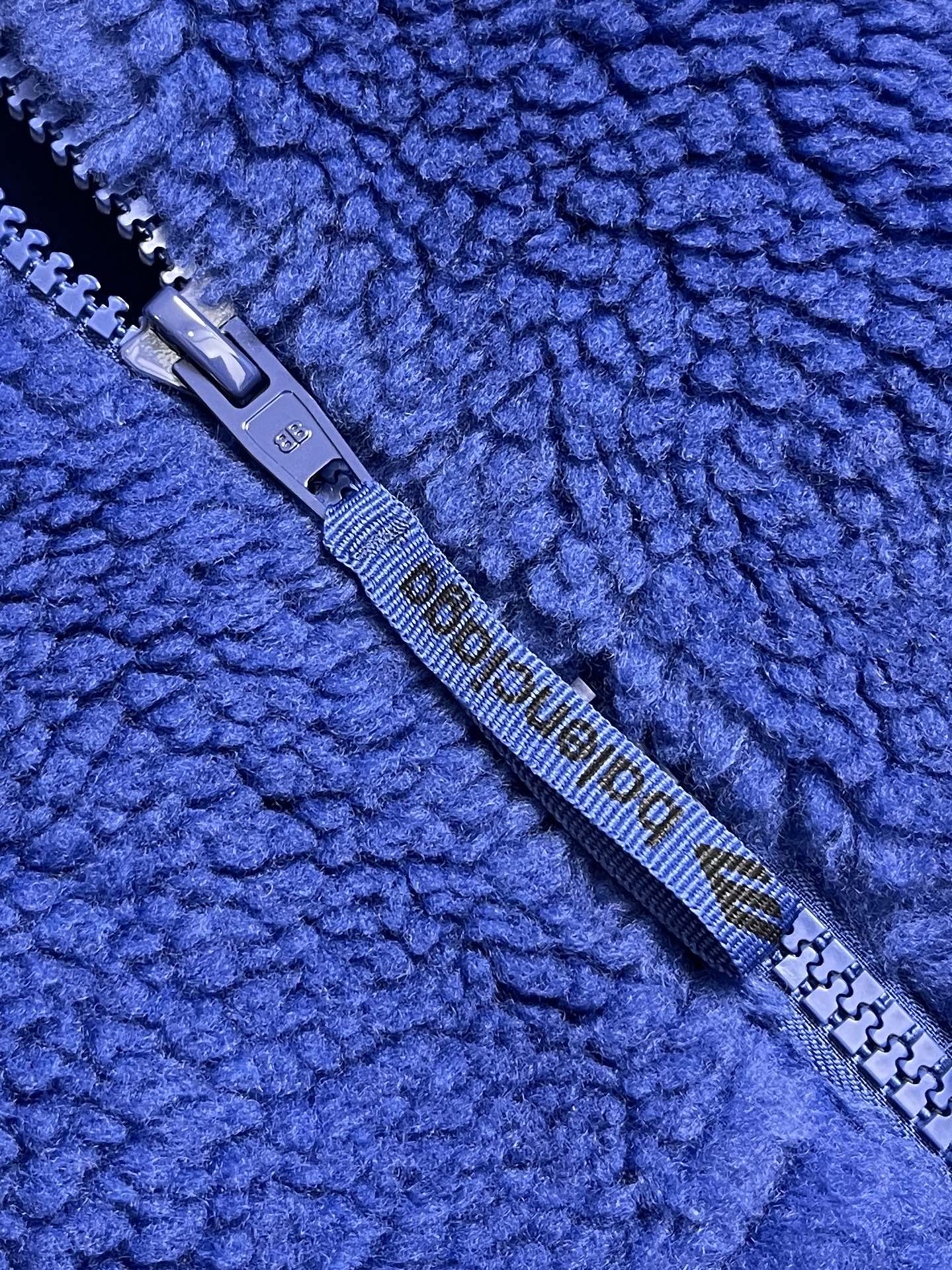 🛒🛒BALENCIAGA 巴黎世家刺绣毛绒立领拉链夹克，采用进口高密羊羔毛面料，绒感蓬松丰盈且不易掉毛，