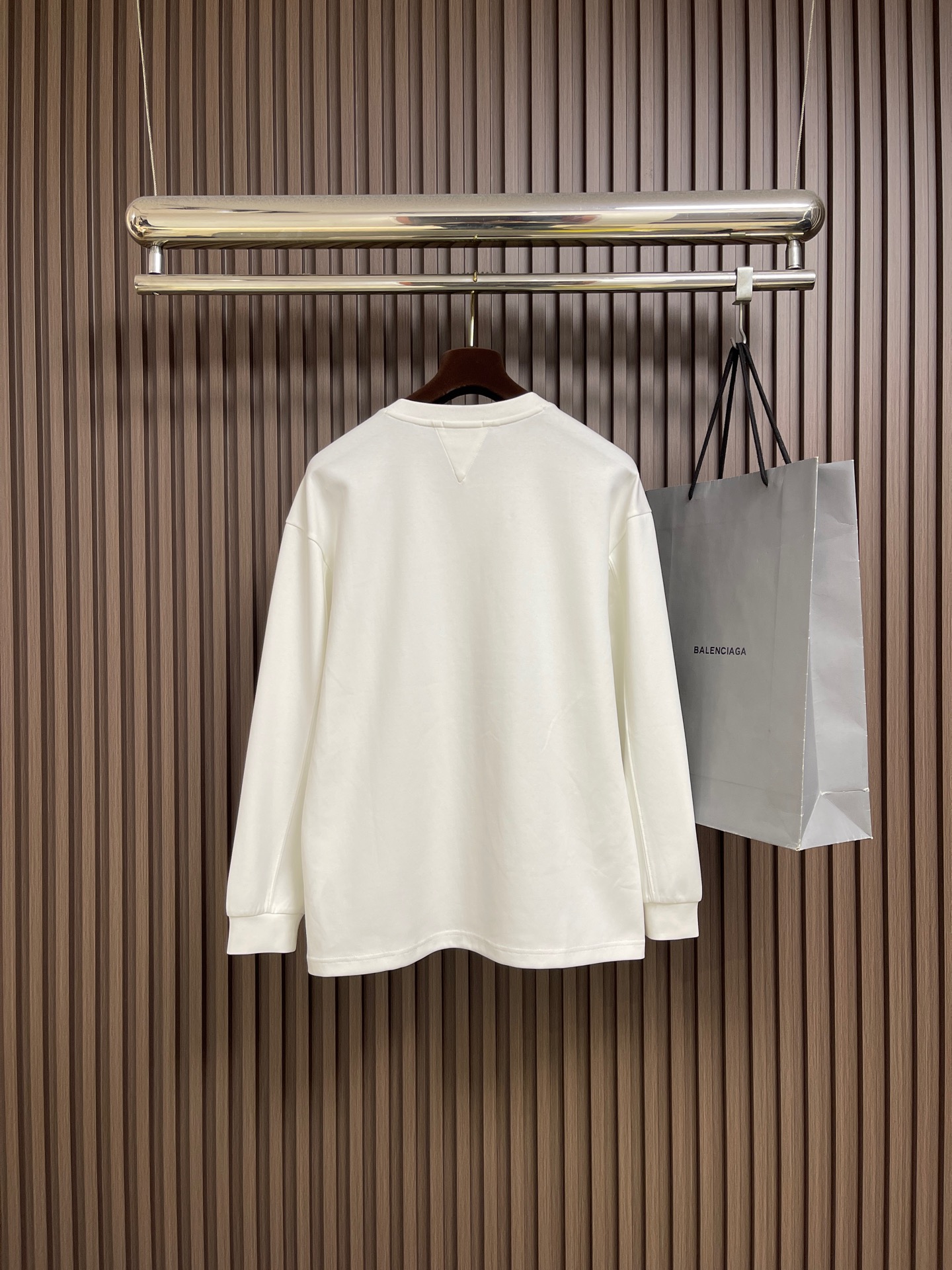 🛒🛒BV 领口V字金属标识刺绣T恤 搭配鲜明vlogo 增添浪漫巧思 定制280克双纱棉面料 定制螺纹 