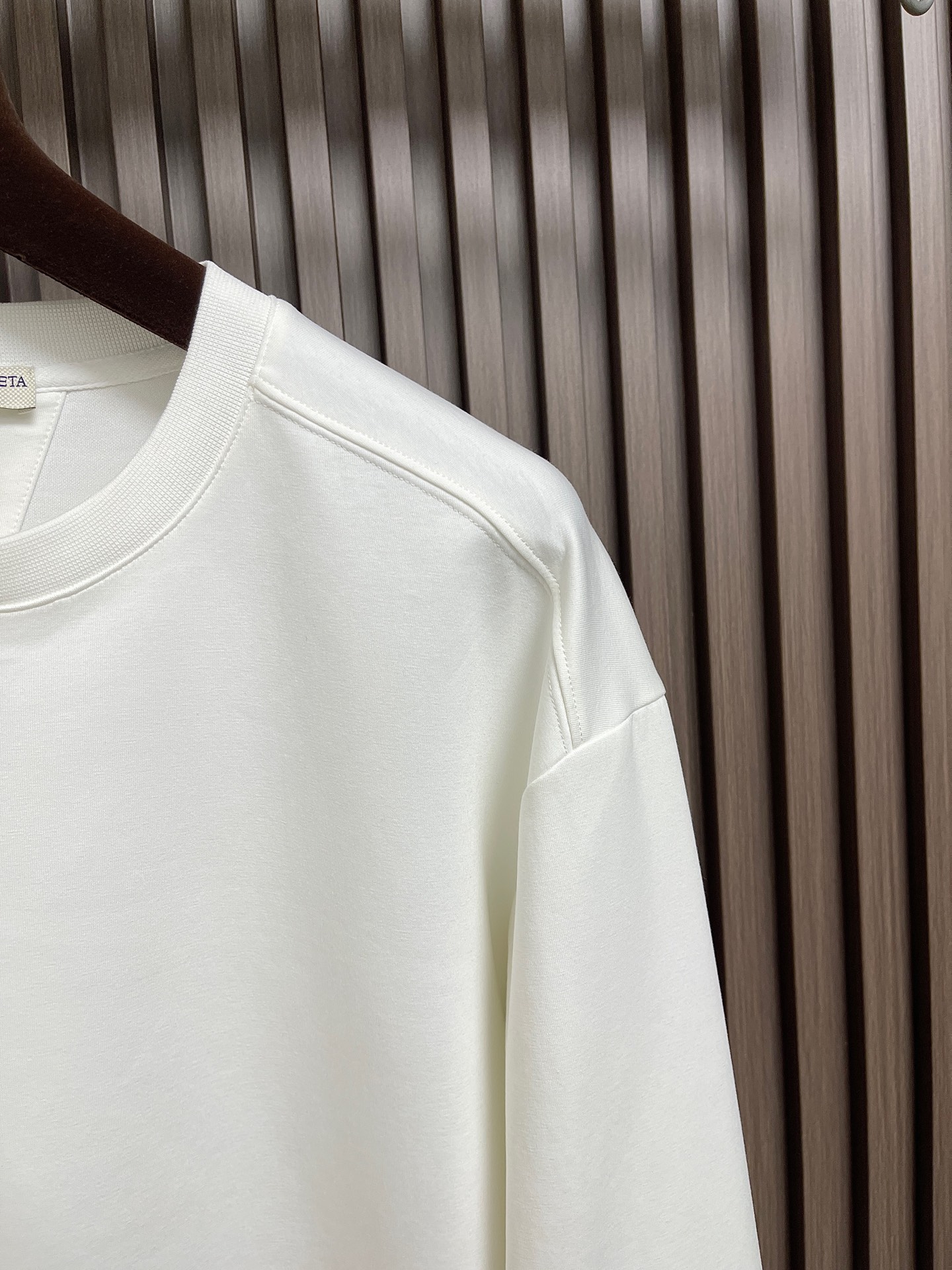 🛒🛒BV 领口V字金属标识刺绣T恤 搭配鲜明vlogo 增添浪漫巧思 定制280克双纱棉面料 定制螺纹 