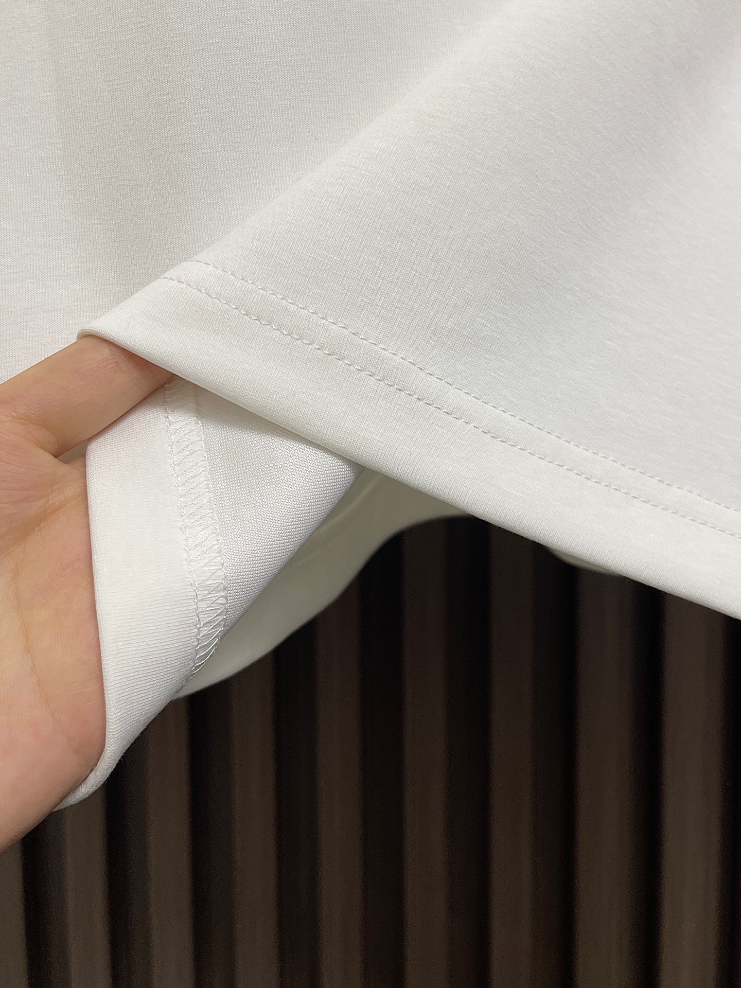 🛒🛒BV 领口V字金属标识刺绣T恤 搭配鲜明vlogo 增添浪漫巧思 定制280克双纱棉面料 定制螺纹 