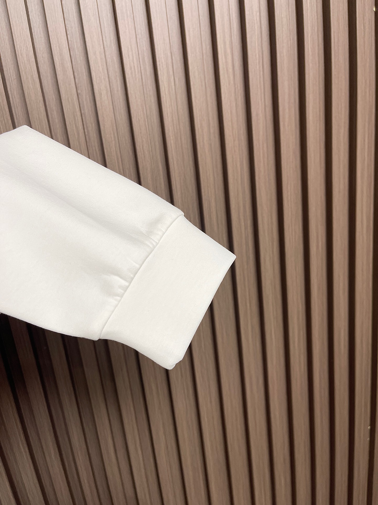 🛒🛒BV 领口V字金属标识刺绣T恤 搭配鲜明vlogo 增添浪漫巧思 定制280克双纱棉面料 定制螺纹 