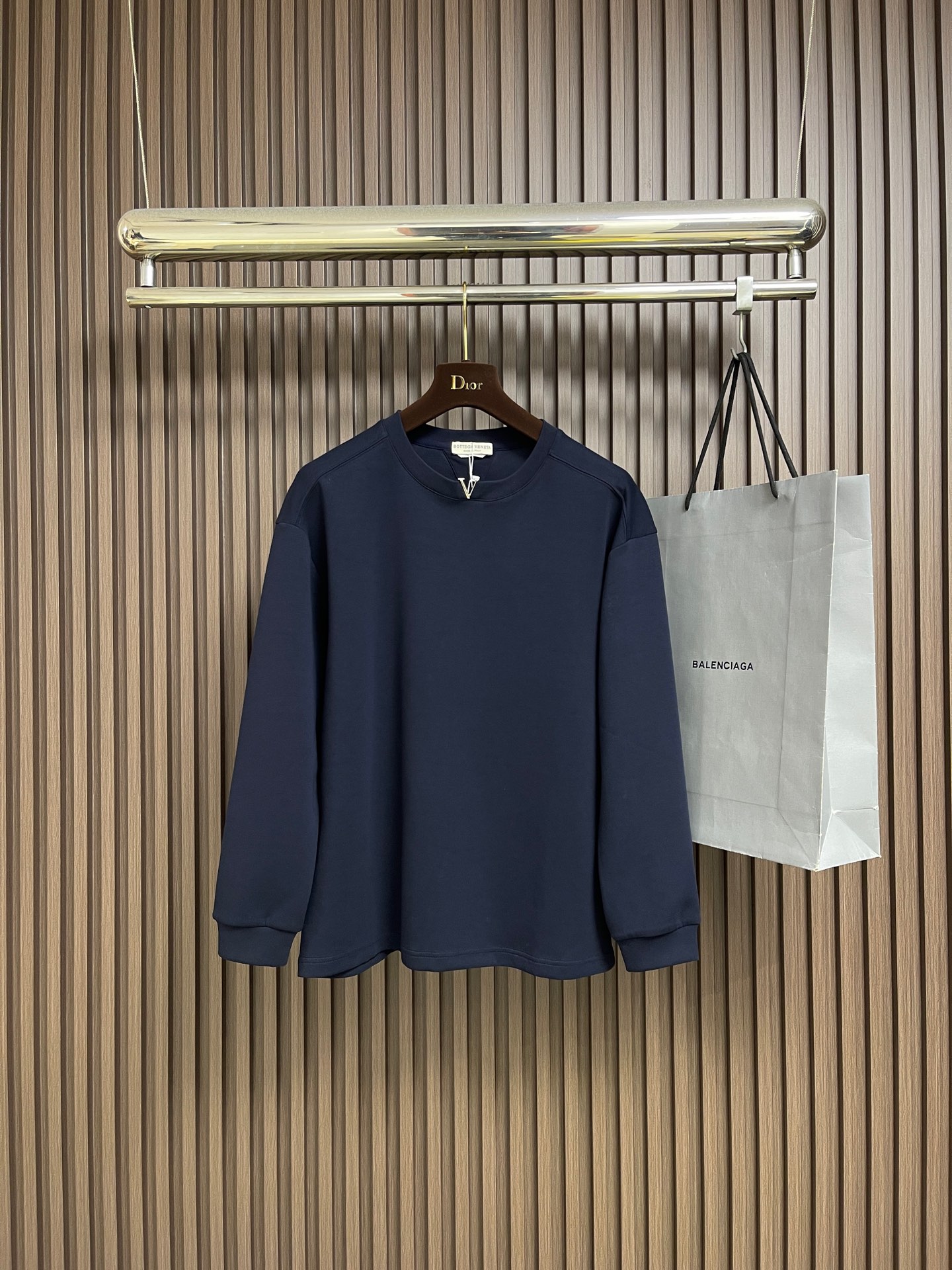 🛒🛒BV 领口V字金属标识刺绣T恤 搭配鲜明vlogo 增添浪漫巧思 定制280克双纱棉面料 定制螺纹 