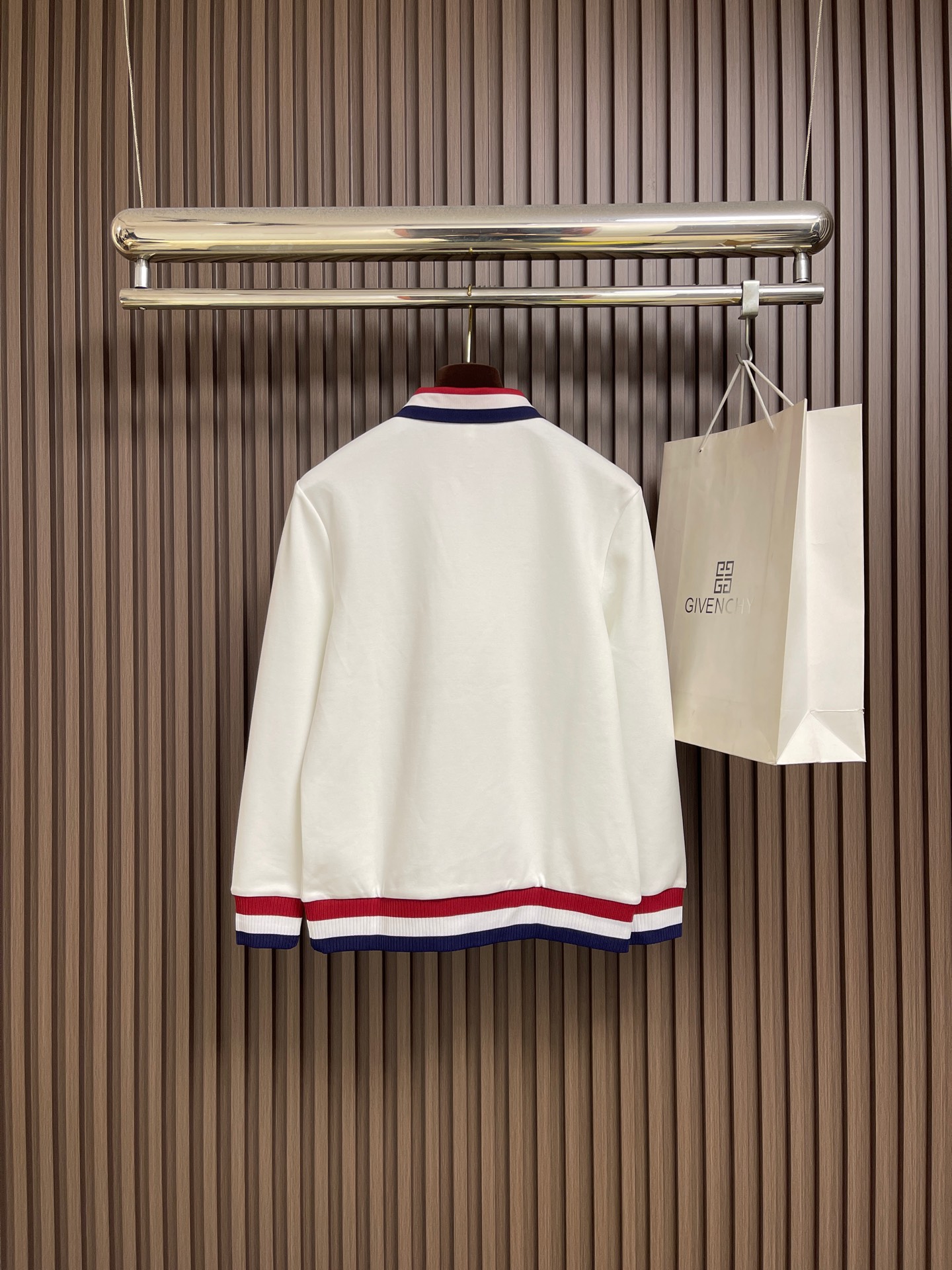 🛒🛒Thom Browne.TB 2025FW秋冬新品经典撞色长袖POLO衫。红白蓝撞色织带勾勒出标志性