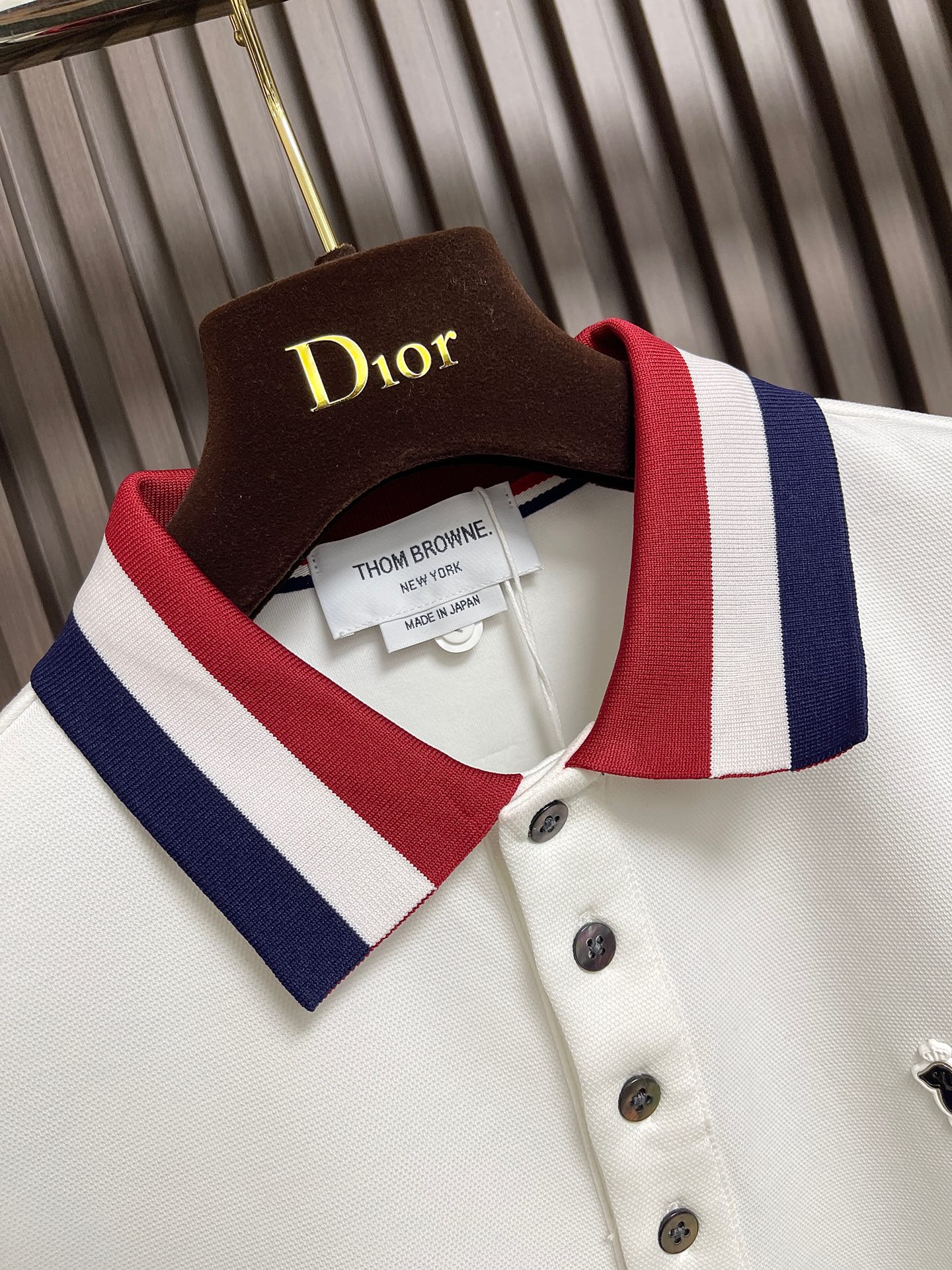 🛒🛒Thom Browne.TB 2025FW秋冬新品经典撞色长袖POLO衫。红白蓝撞色织带勾勒出标志性