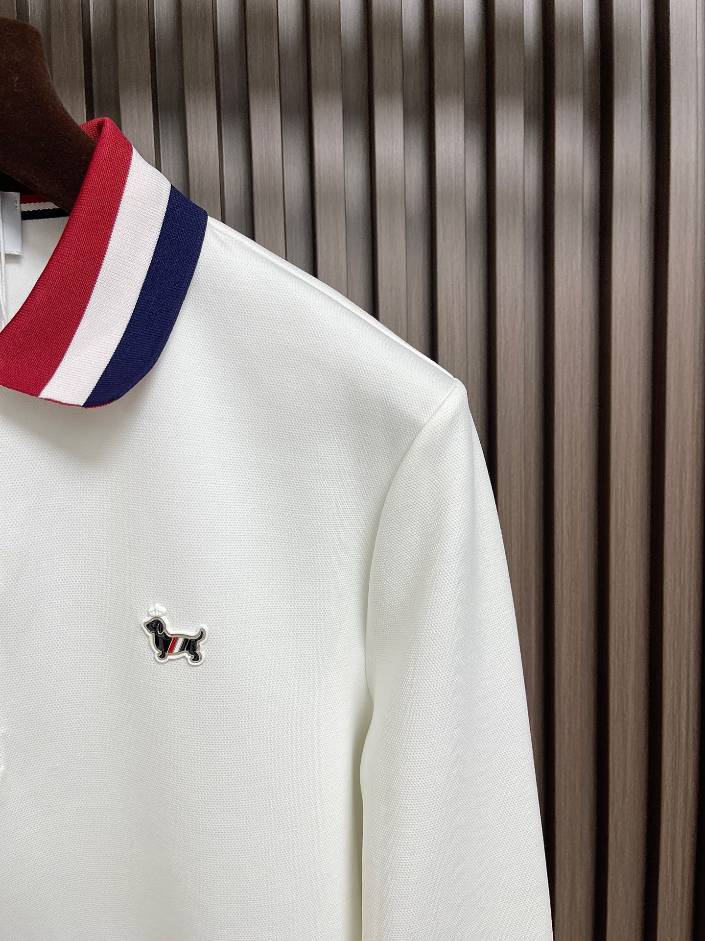 🛒🛒Thom Browne.TB 2025FW秋冬新品经典撞色长袖POLO衫。红白蓝撞色织带勾勒出标志性