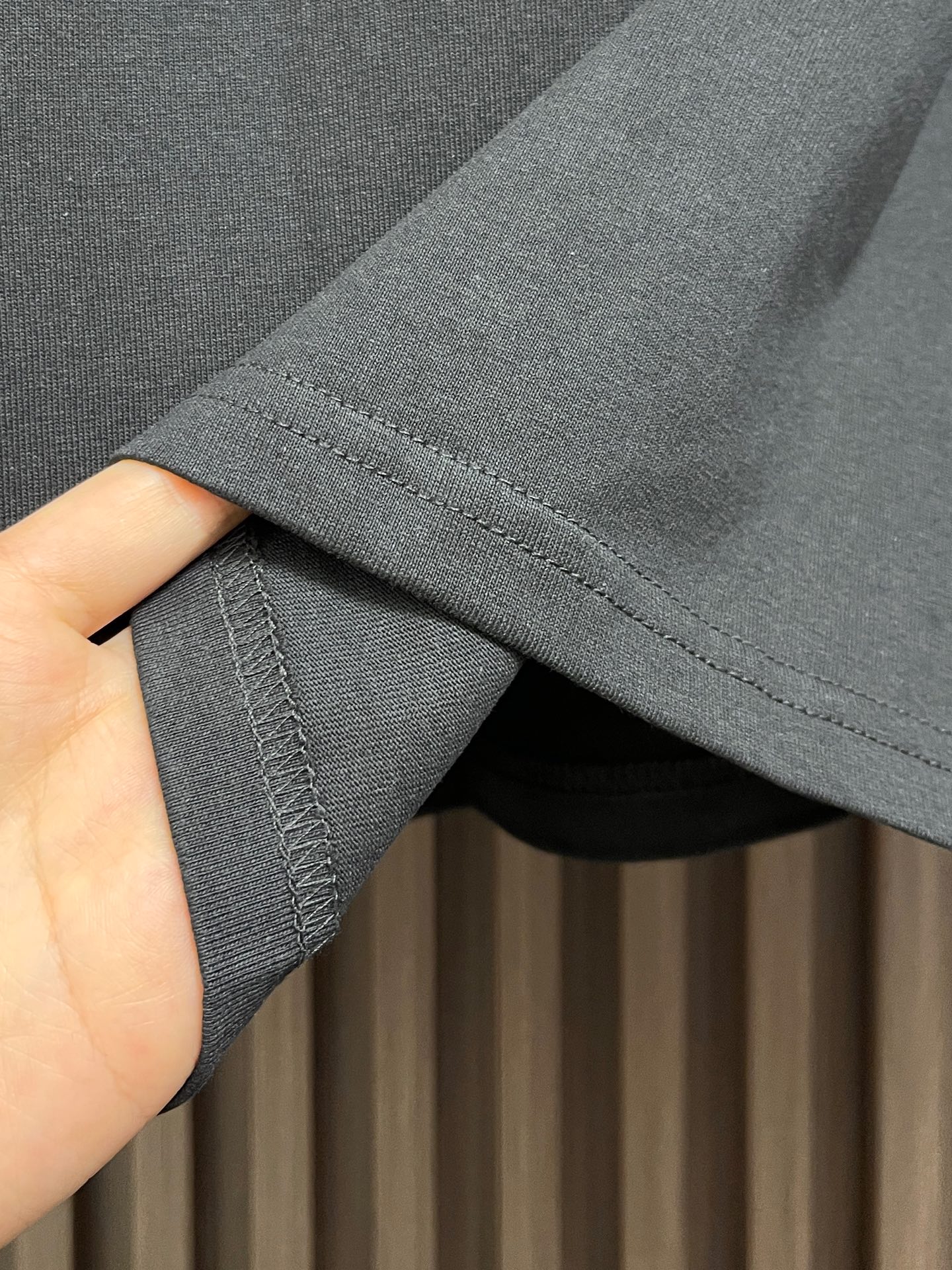 🛒🛒DIOR 字母徽标提花圆领短袖T恤，采用进口丝光精梳棉面料，质地细腻顺滑且带有柔和光泽感，具备极佳的