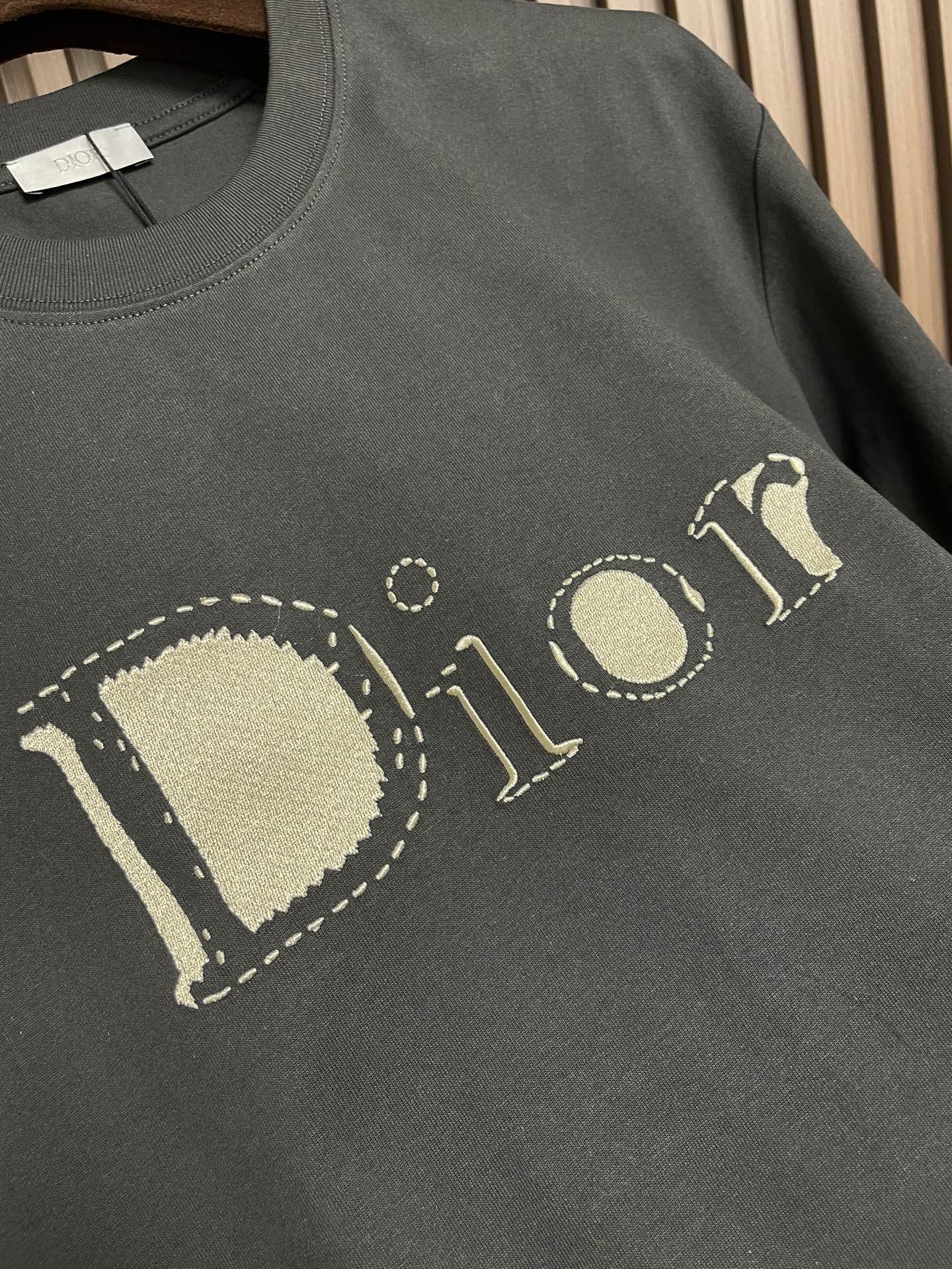 🛒🛒DIOR 字母徽标提花圆领短袖T恤，采用进口丝光精梳棉面料，质地细腻顺滑且带有柔和光泽感，具备极佳的