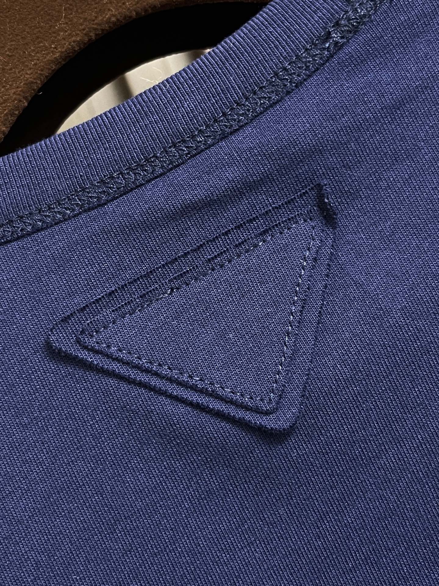 🛒🛒Prada 两面穿短袖T恤，定做32S双纱面料，没有经过特殊处理的天然手感！很多面料都习惯于加硅油增