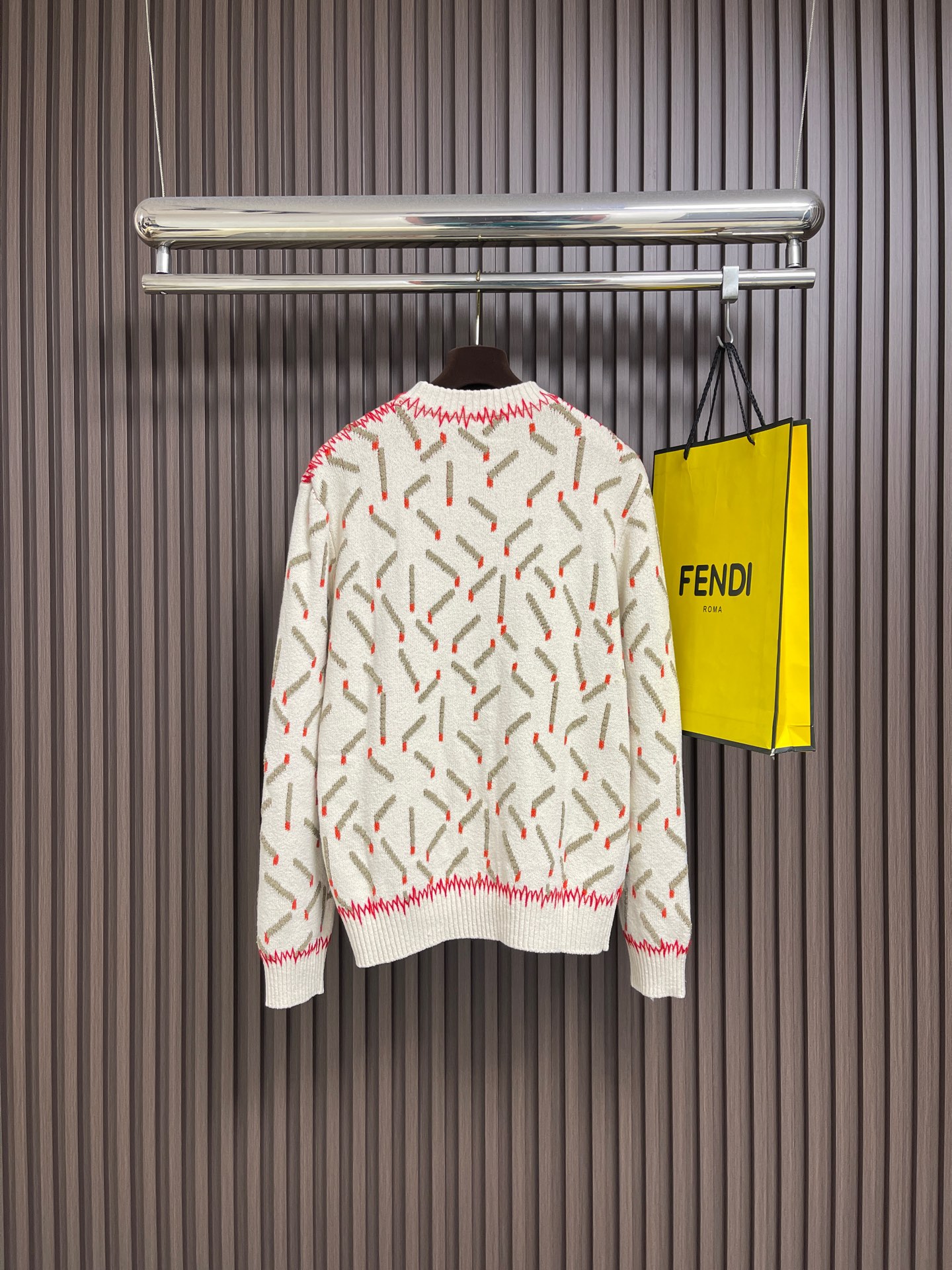 🛒🛒BV 几何提花圆领针织毛衣，采用进口特供羊绒混纺针织面料，质地柔软蓬松且触感温润亲肤，兼具优异的保暖