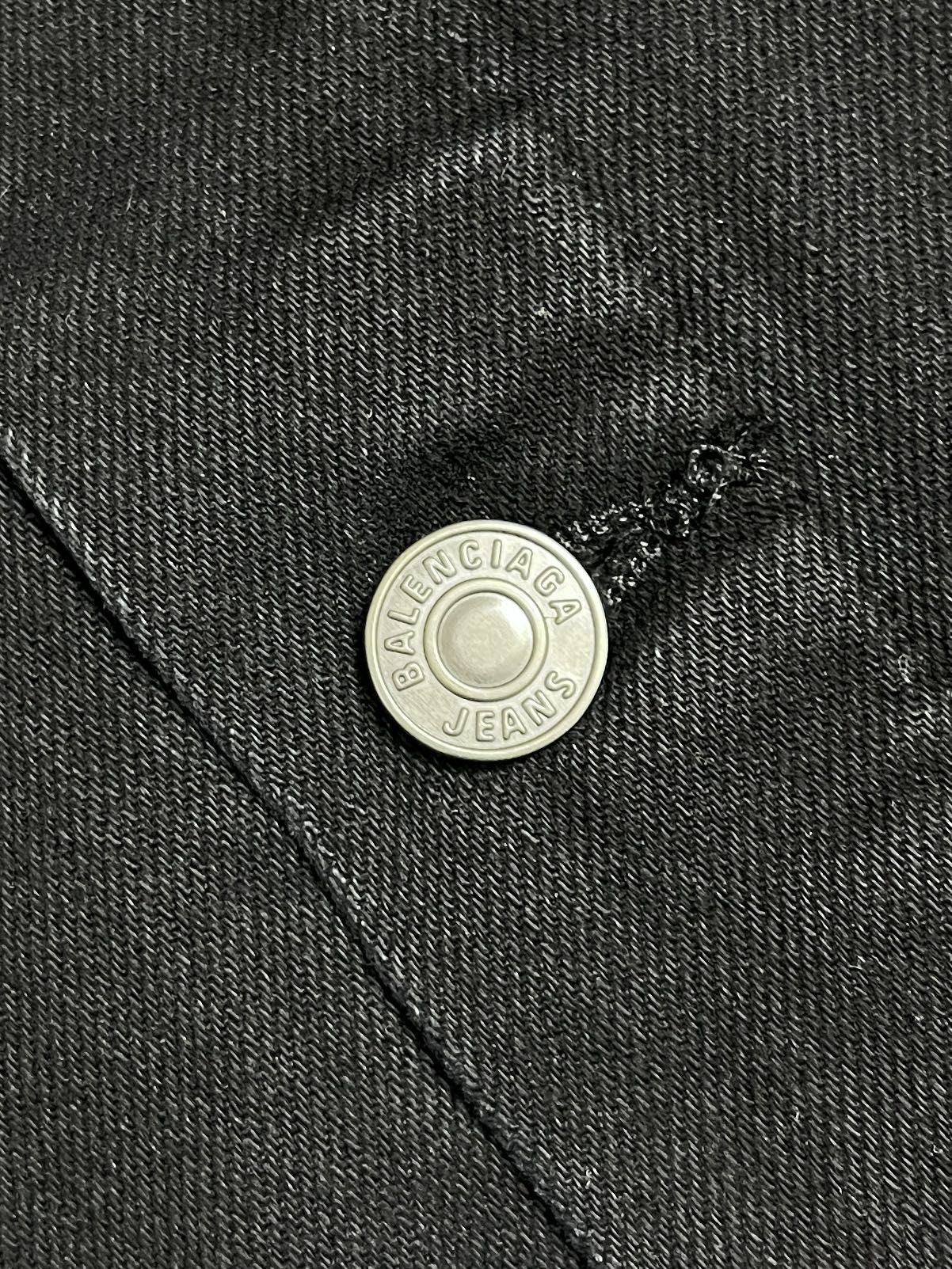 🛒🛒Balenciaga 刺绣连帽牛仔夹克，定制锁纹纯棉牛仔料 以及磨绒卫衣料 质感卓越 温润如棉舒适贴