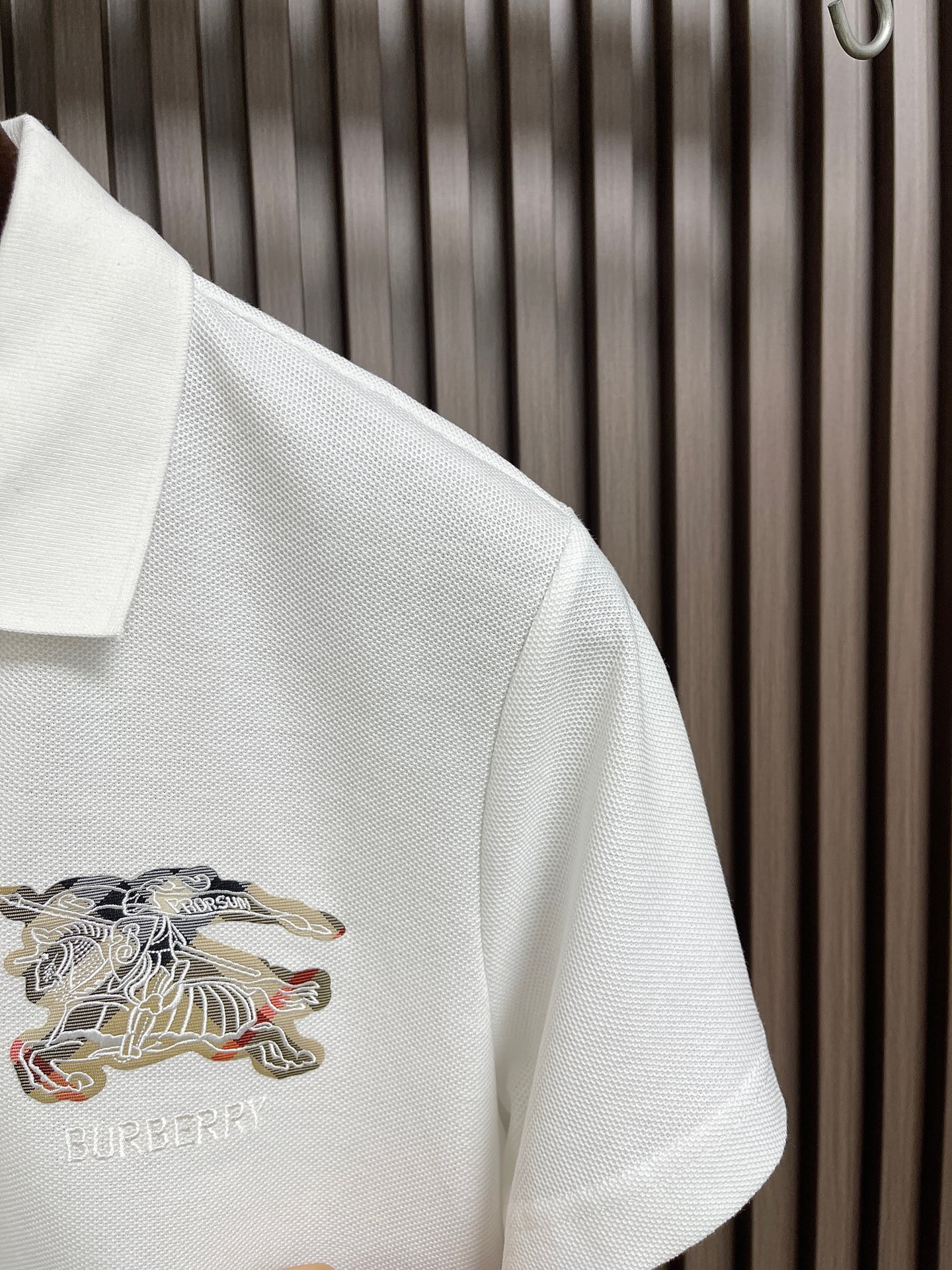 🛒🛒Burberry 2026SS早春新款战马格纹徽章短袖Polo马球衫，男女上衣，棉质 Polo衫，呈