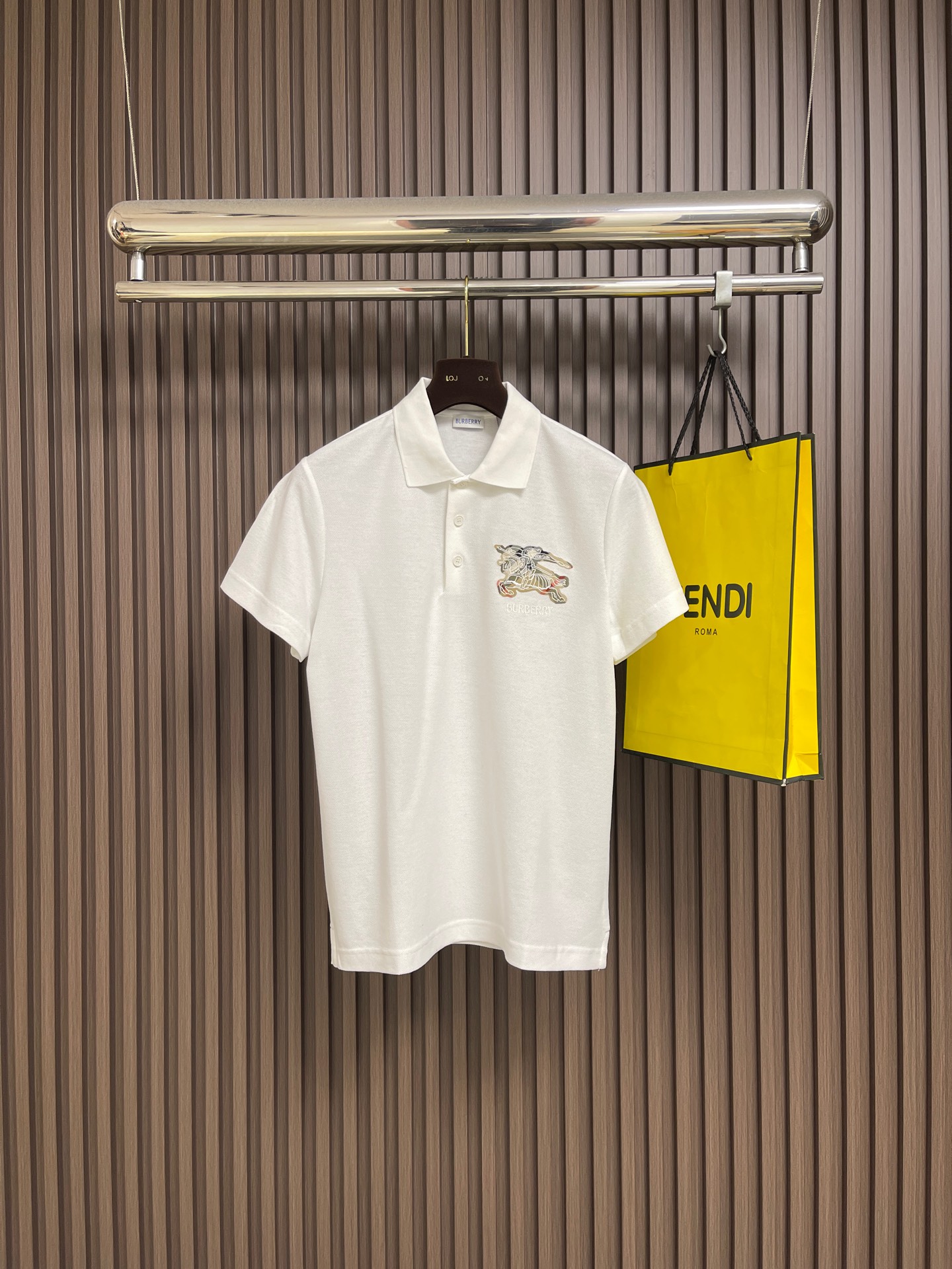 🛒🛒Burberry 2026SS早春新款战马格纹徽章短袖Polo马球衫，男女上衣，棉质 Polo衫，呈