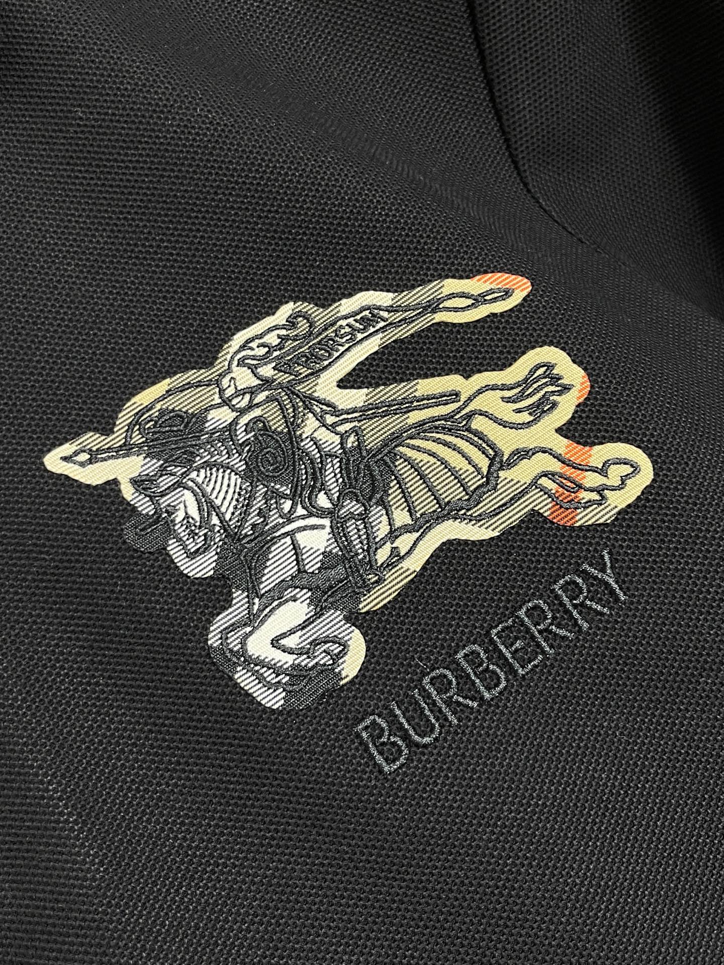 🛒🛒Burberry 2026SS早春新款战马格纹徽章短袖Polo马球衫，男女上衣，棉质 Polo衫，呈