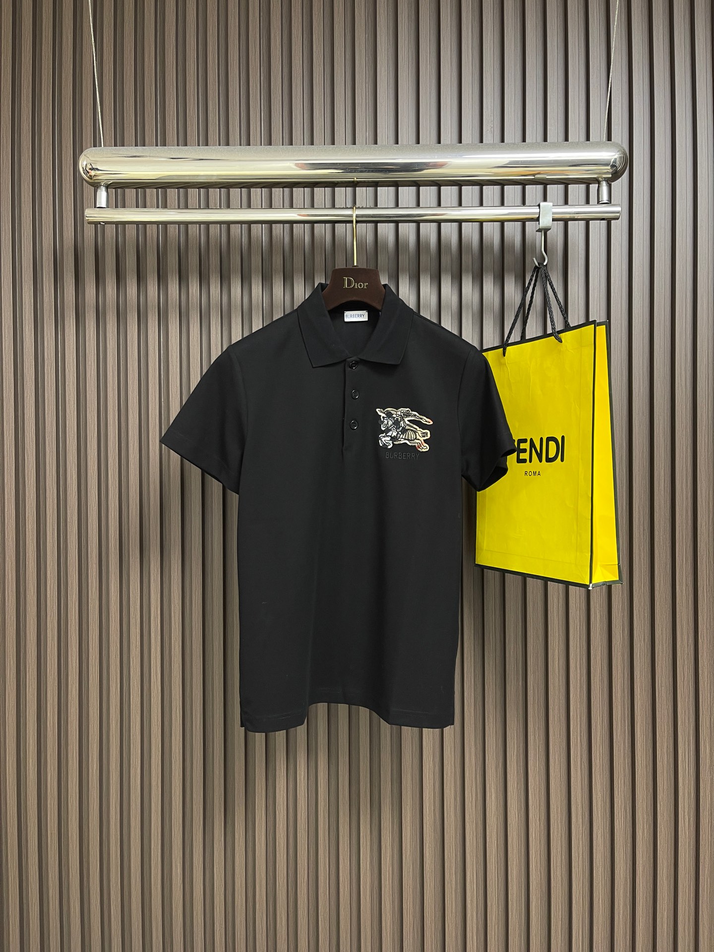 🛒🛒Burberry 2026SS早春新款战马格纹徽章短袖Polo马球衫，男女上衣，棉质 Polo衫，呈