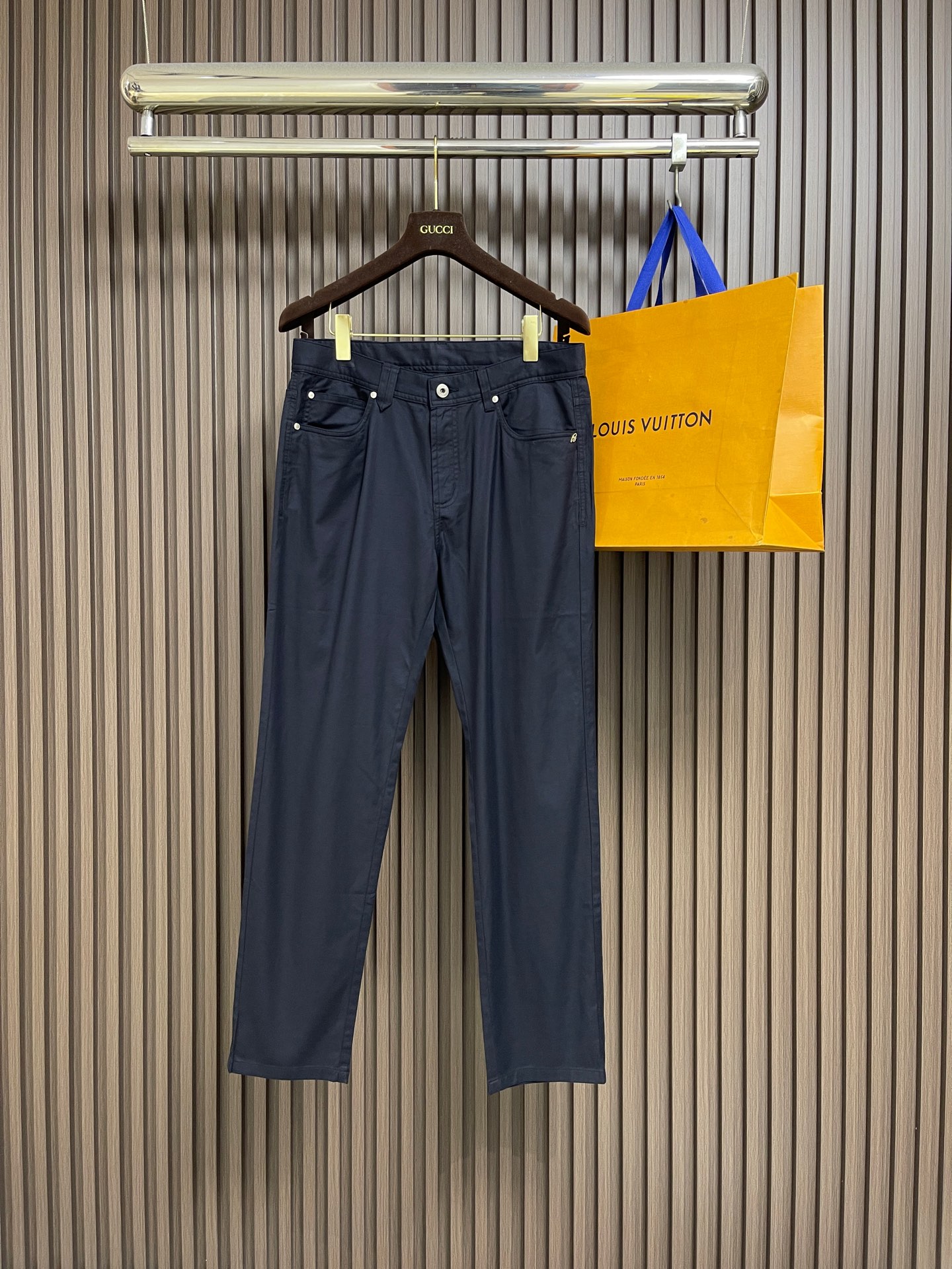 NO:743949,Support after-sales service after the year. Brioni 2026SS early spring new casual pants, the brand's new series, soft, comfortable and textured, classic element colors, customized imported high-end hardware accessories, exquisite detail processing, the upper body effect is super amazing, trendy and versatile. Sizes 30-38 Yes 35 No 37,,19860909支持年后售后 Brioni 布里奥尼 2026SS早春新品休闲裤,品牌全新推出系列,柔软舒适有质感,经典元素色系,定制进口高端五金辅料制作,细节处理精致,上身效果超级无敌赞,潮流百搭.尺码30-38 有35 无37,,,Men's clothing