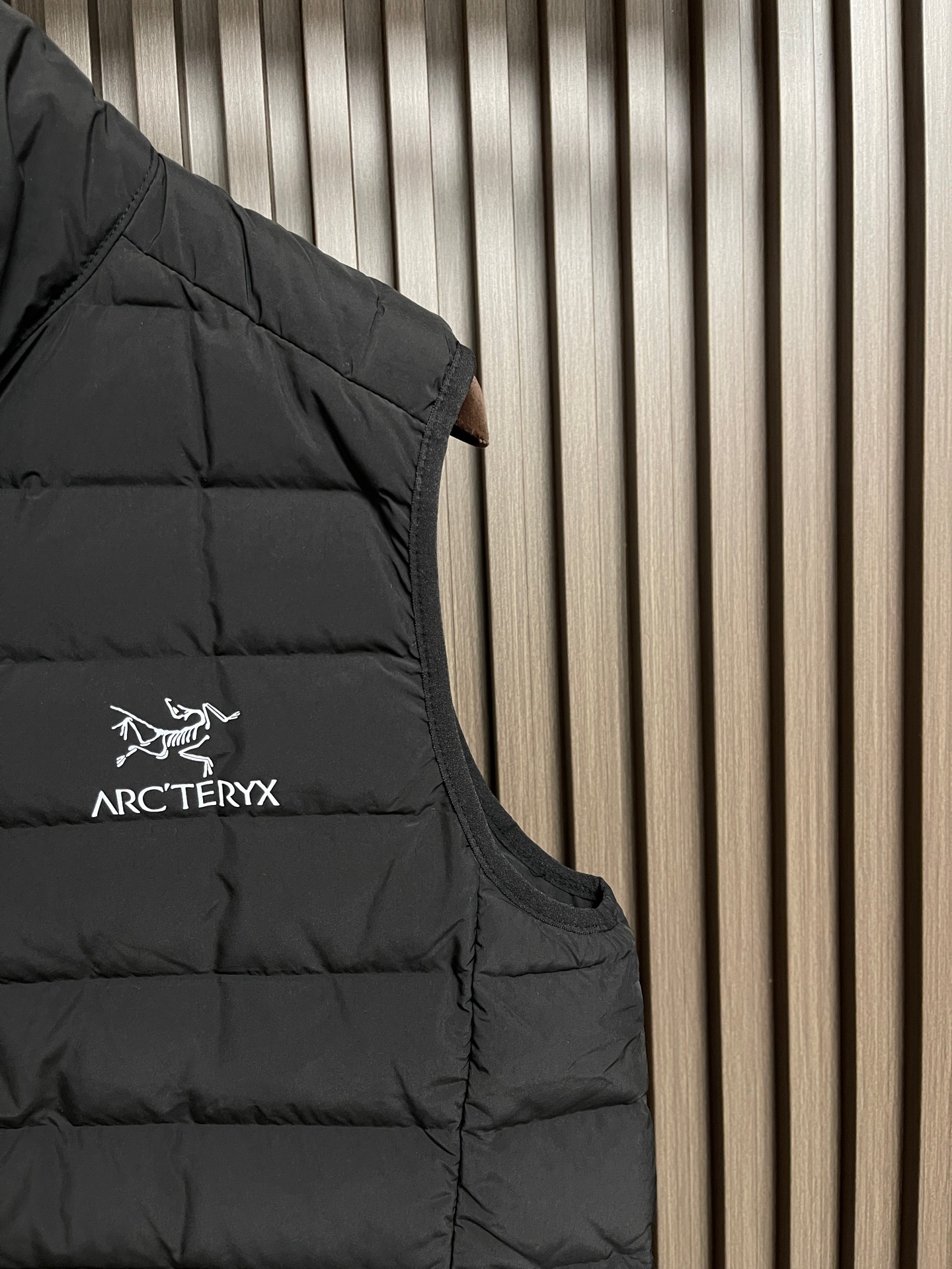 🛒🛒arcteryx 始祖鸟秋冬羽绒立领情侣马甲，日常休闲 随意搭配 都是无可挑剔，送人自留！都非常有面