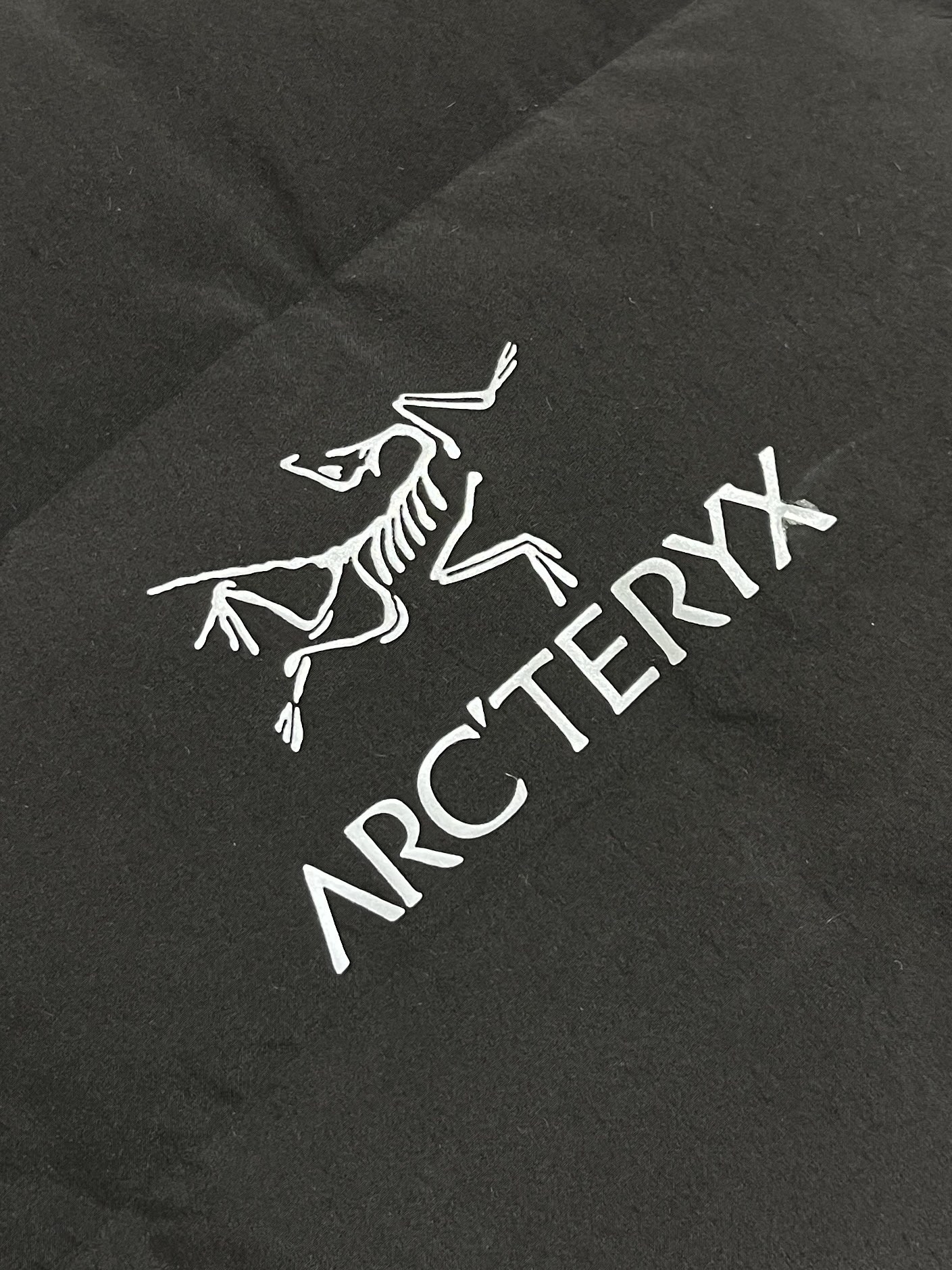 🛒🛒arcteryx 始祖鸟秋冬羽绒立领情侣马甲，日常休闲 随意搭配 都是无可挑剔，送人自留！都非常有面