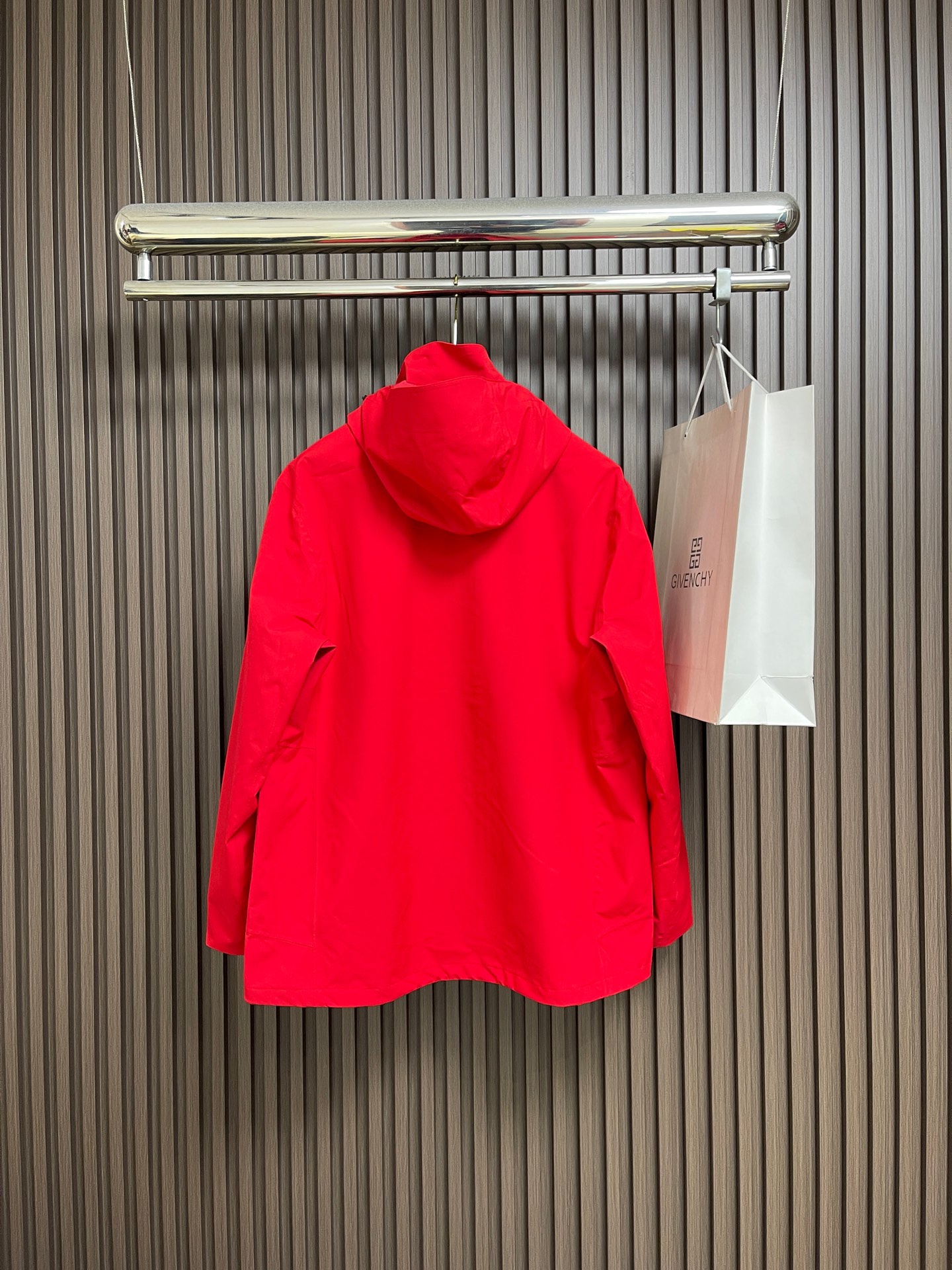 🛒🛒Descente迪桑特 高山户外防风防水服 冲锋衣系列连帽外套，防静电、轻量化又具有更好的防风和透气