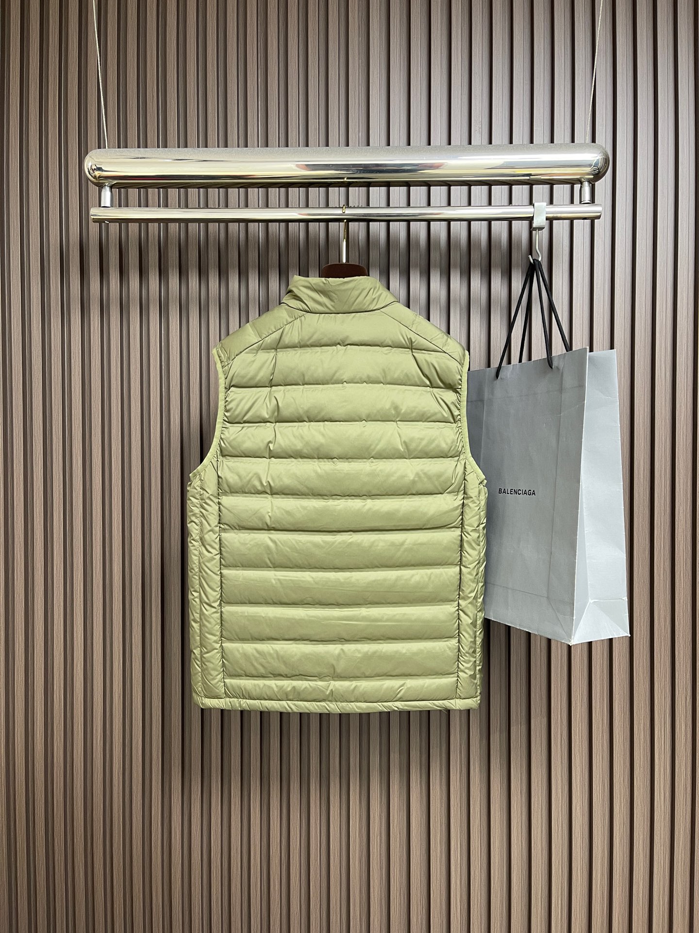 🛒🛒DESCENTE 迪桑特2026ss早春新款休闲羽绒马甲，顶级印花工艺字母图案装饰logo，原版五金