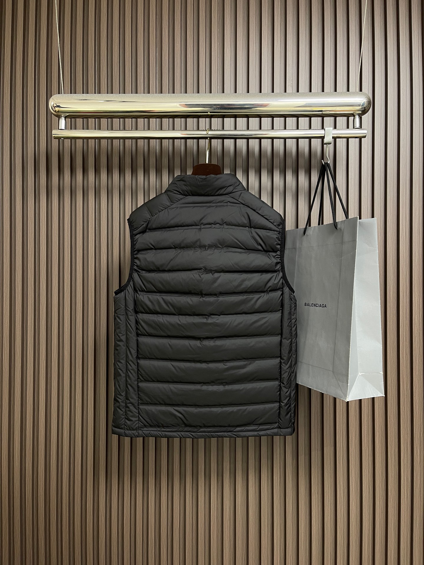 🛒🛒DESCENTE 迪桑特2026ss早春新款休闲羽绒马甲，顶级印花工艺字母图案装饰logo，原版五金