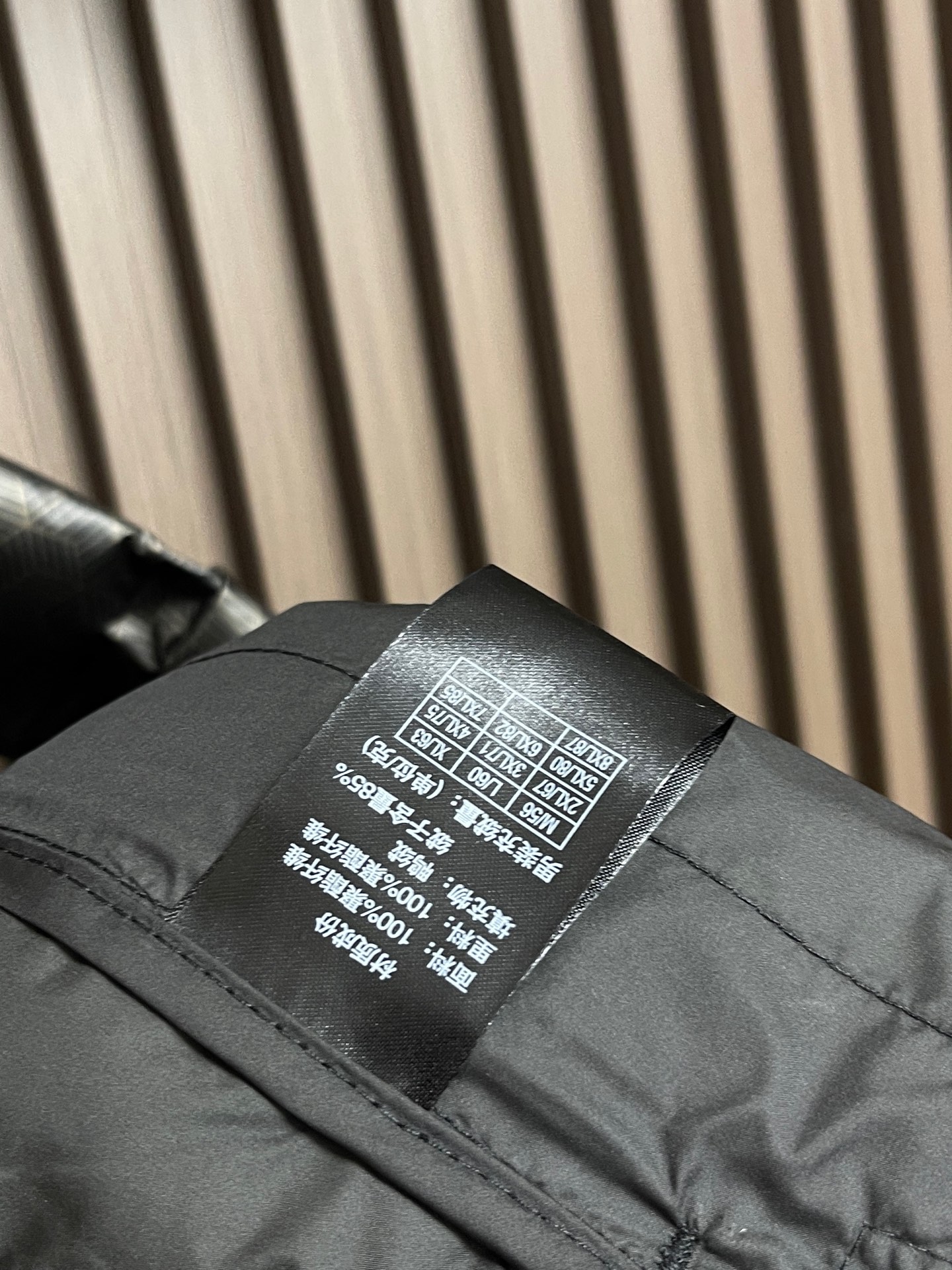 🛒🛒DESCENTE 迪桑特2026ss早春新款休闲羽绒马甲，顶级印花工艺字母图案装饰logo，原版五金