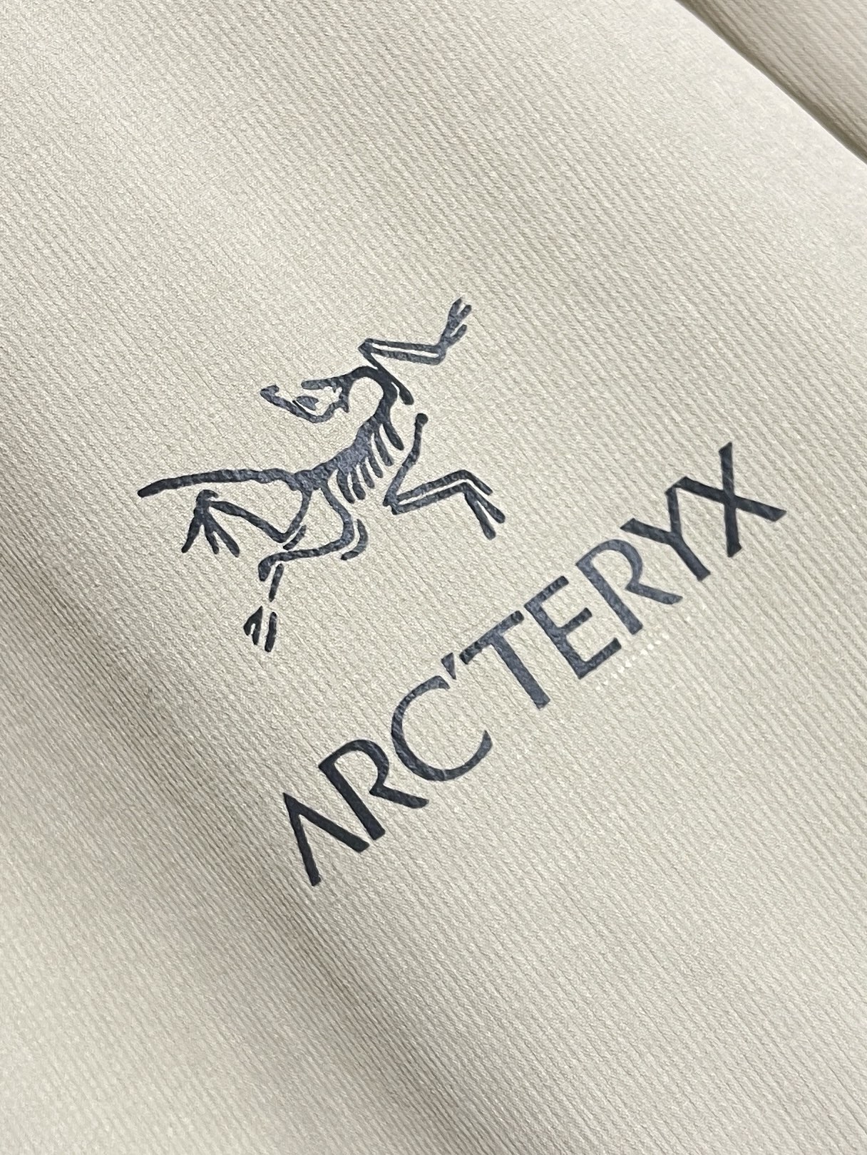 🛒🛒ARCTERYX 始祖鸟户外防风透气春夏男士软壳裤！无缝设计，高热度鸟家户外机能风3D立体修身裁剪，