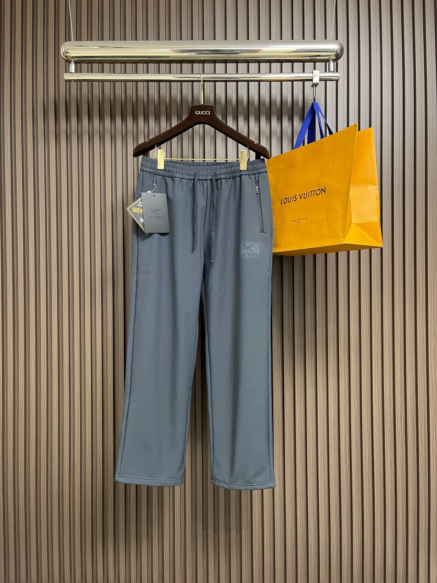 🛒🛒ARC’TERYX 始祖鸟户外休闲通勤机能裤它是可以被定义为一条‘皮肤裤’，防晒抗撕裂，整条裤子包括
