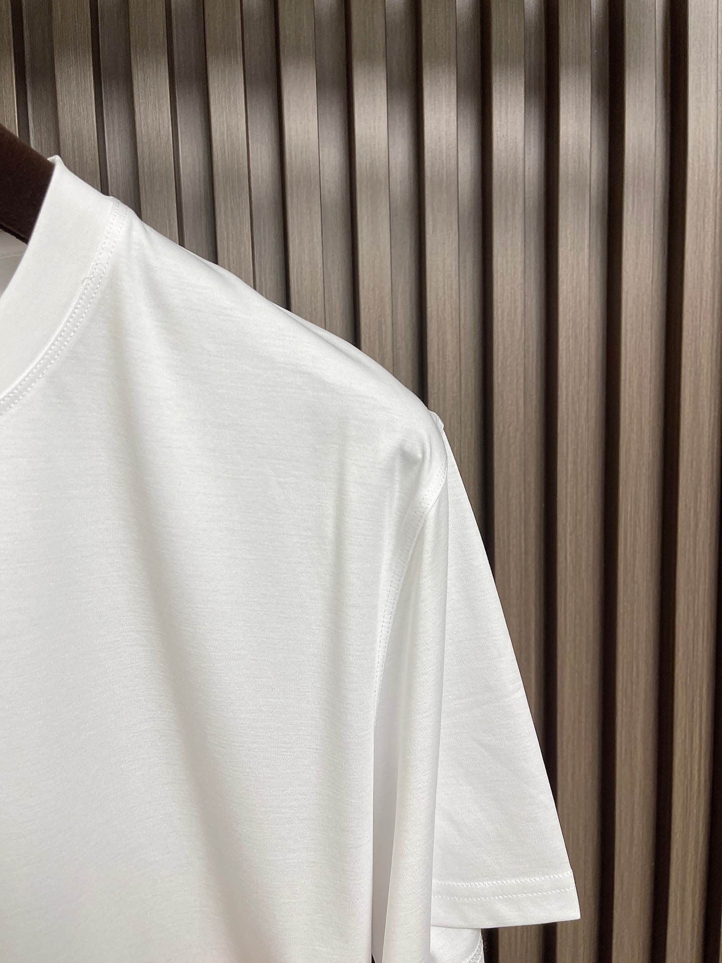 🛒🛒Brioni 布莱奥尼 天丝棉短袖t恤，高端奢华且白金级的一款经典基础款t恤衫。通体的设计完美融合意