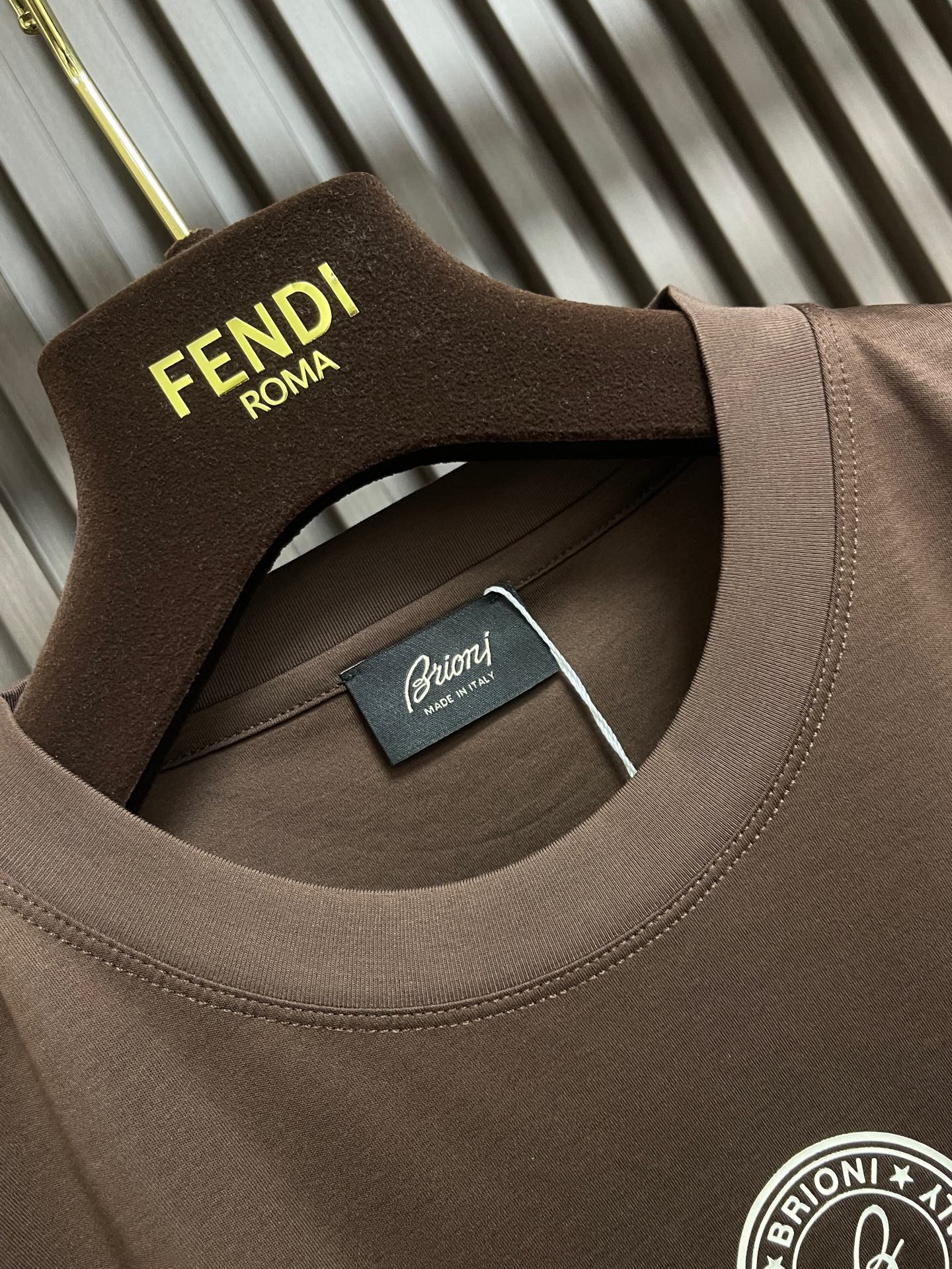 🛒🛒Brioni 布莱奥尼 天丝棉短袖t恤，高端奢华且白金级的一款经典基础款t恤衫。通体的设计完美融合意