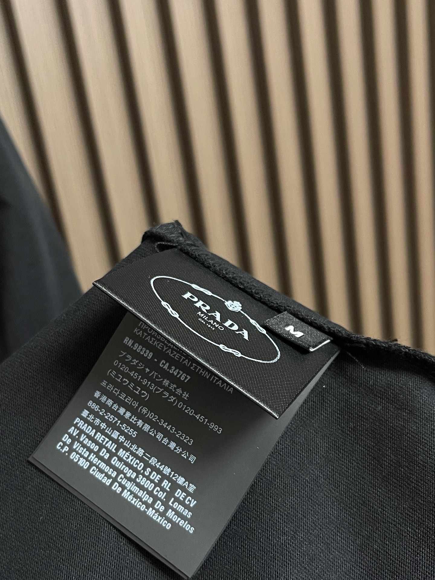 🛒🛒Prada 胸前三角标短袖T恤，定制微细单纱平纹精织料，标志性Prada三角标点缀正面，采用进口专机
