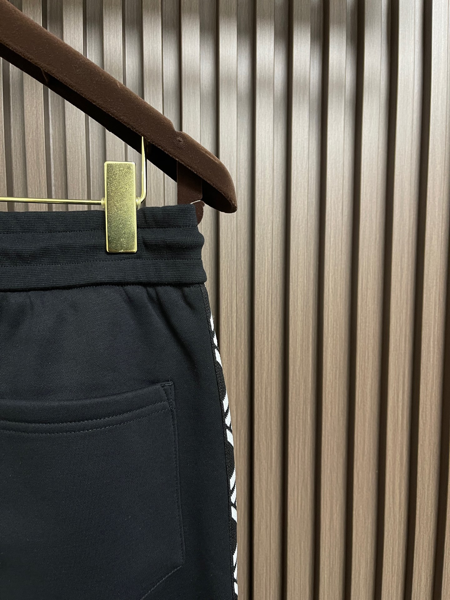 🛒🛒FENDI 2026ss 早春新款侧边双F织带卫裤，客供高支柔软牛肚卫衣面料，透气舒适，柔软贴肤呵护