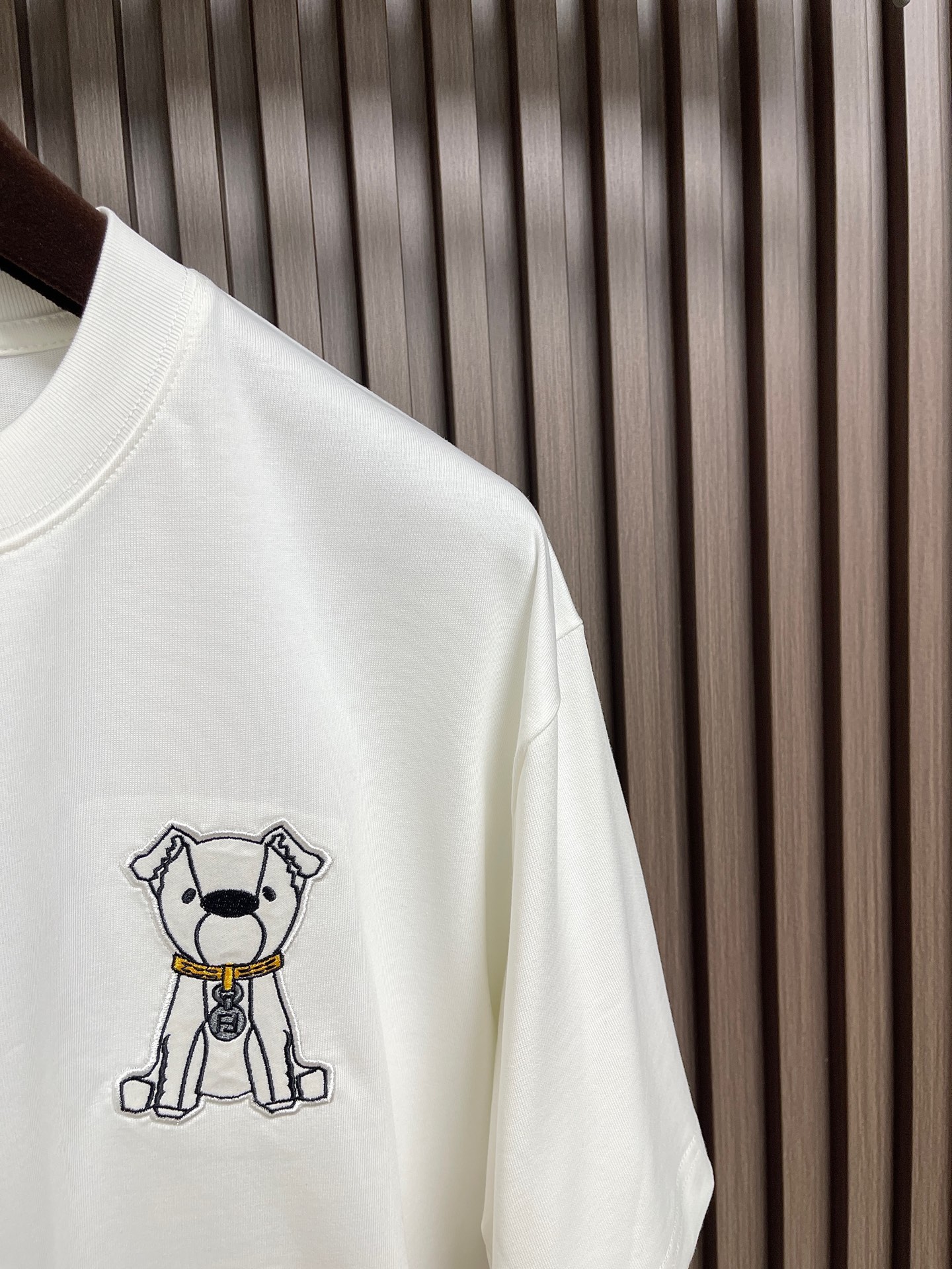 🛒🛒Fendi 2026ss早春新款小狗刺绣章仔短袖T恤，轻奢主义，男女日常通勤穿搭必备单品，320克1