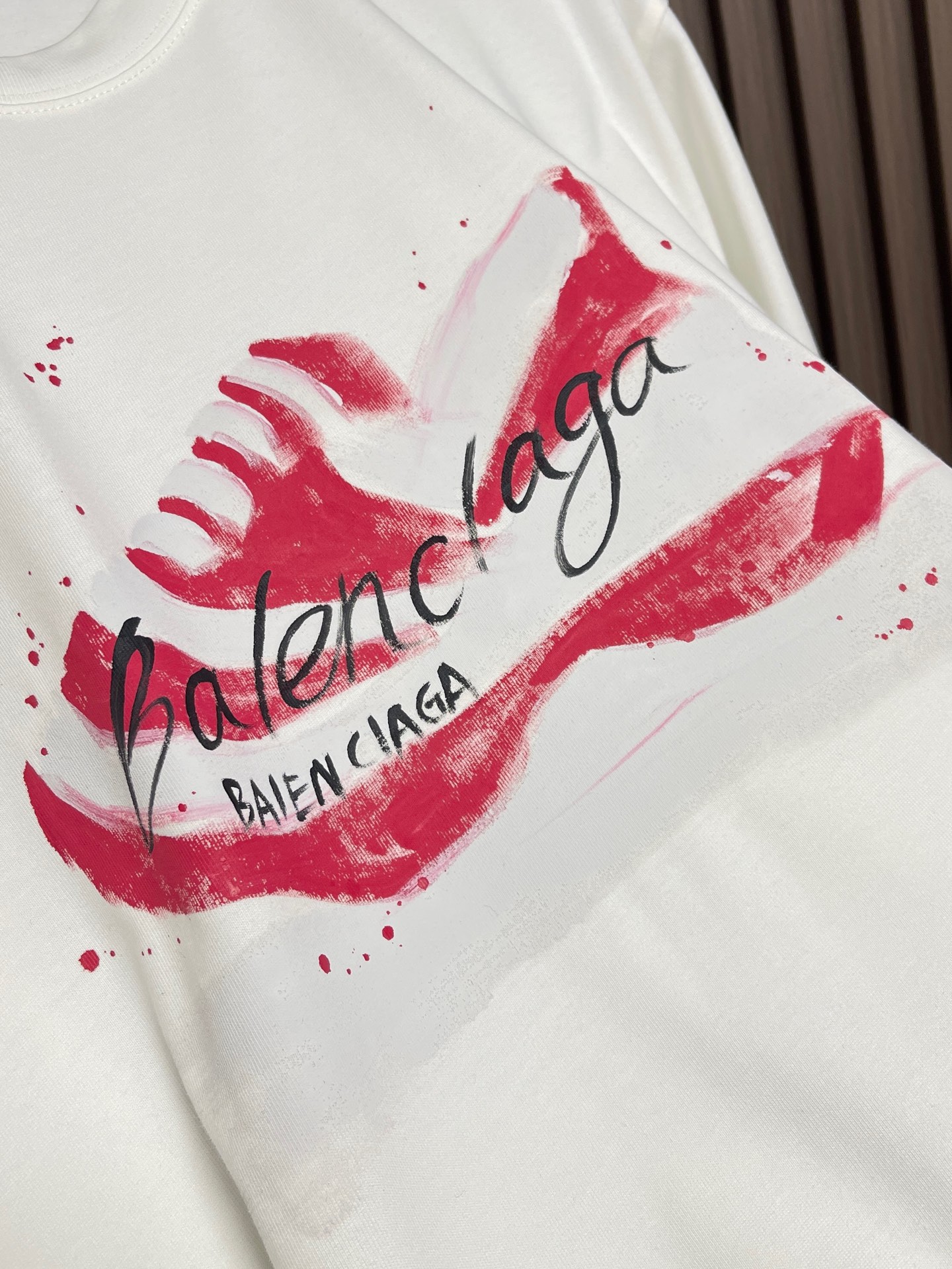 🛒🛒Balenciaga 涂鸦字母logo短袖T恤 独具时尚创意的涂鸦图案 休闲宽松版型 适合各种身材 