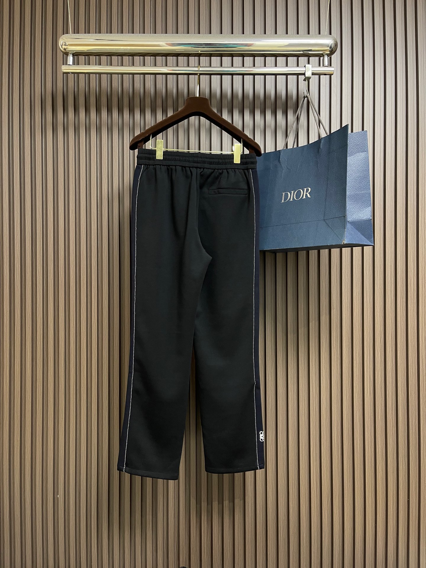 🛒🛒LOEWE 经典标针织运动休闲卫裤，情侣款卫裤推荐lw经典anagram标识点缀，识别度非常高 裤装