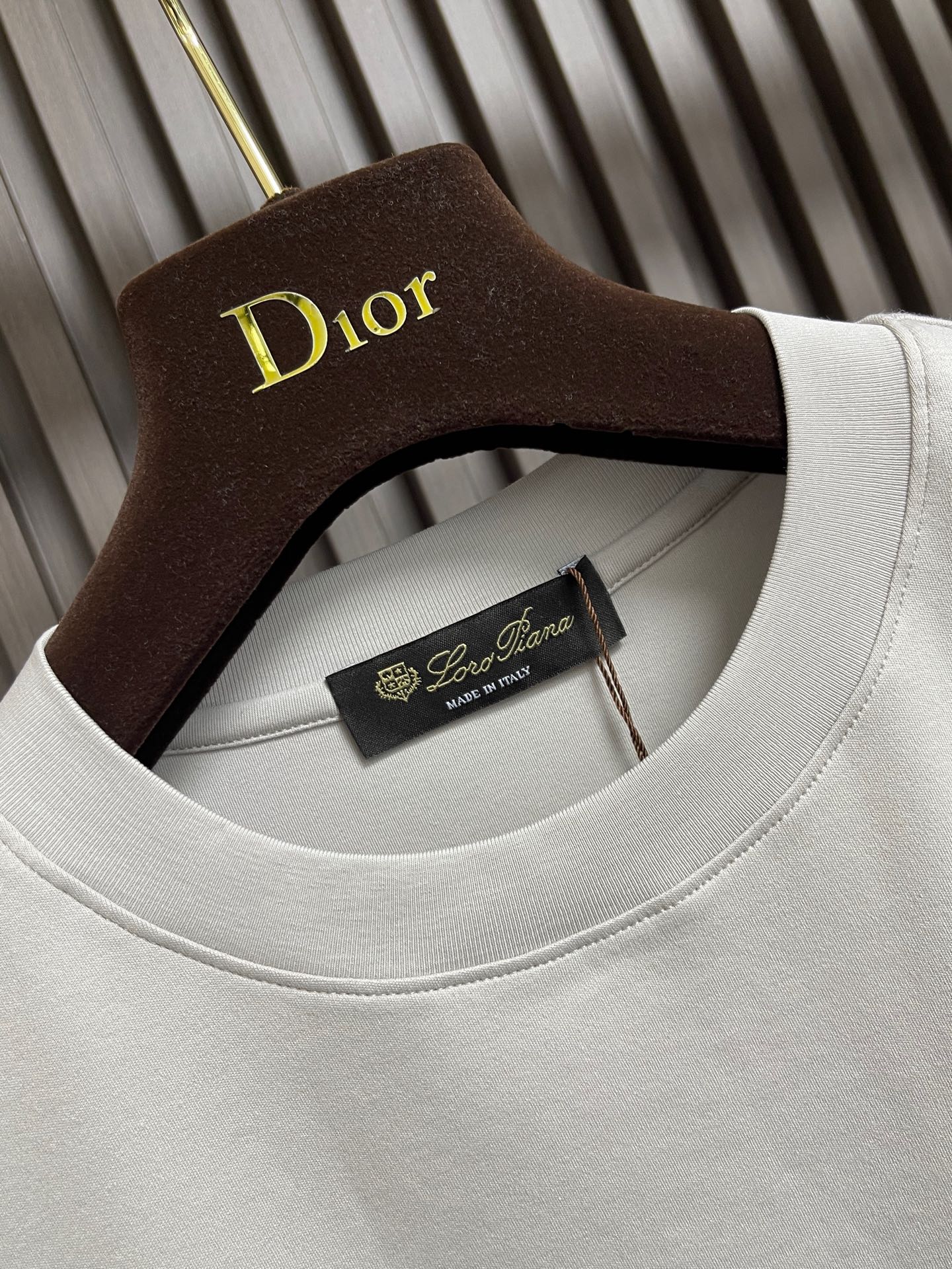 🛒🛒Loro piana Loro Piana 2026ss新款胶印标识纯色圆领短袖T恤， 百搭款式 任
