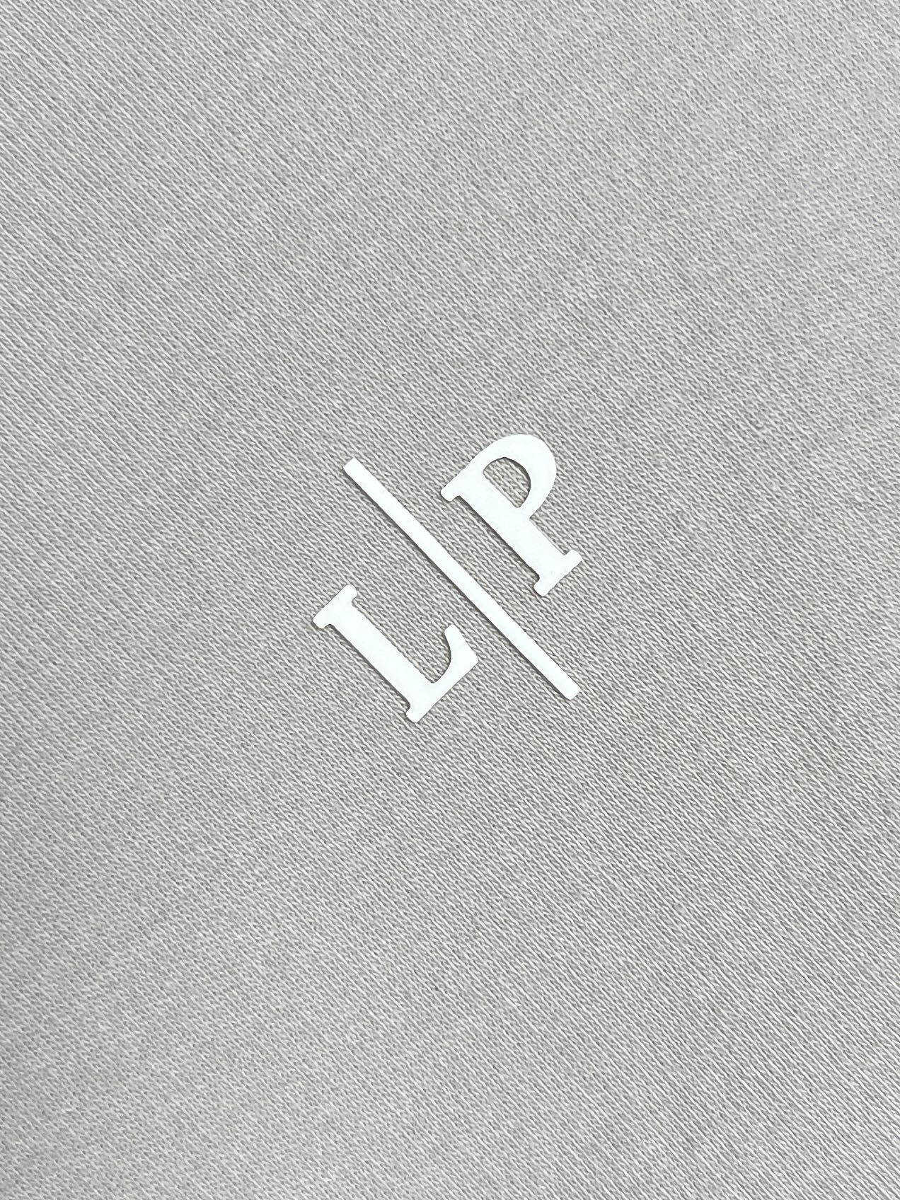 🛒🛒Loro piana Loro Piana 2026ss新款胶印标识纯色圆领短袖T恤， 百搭款式 任