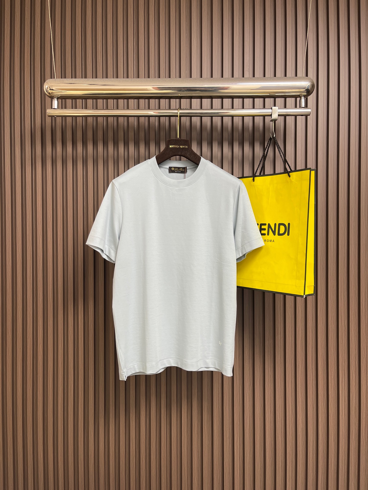 🛒🛒Loro piana Loro Piana 2026ss新款胶印标识纯色圆领短袖T恤， 百搭款式 任